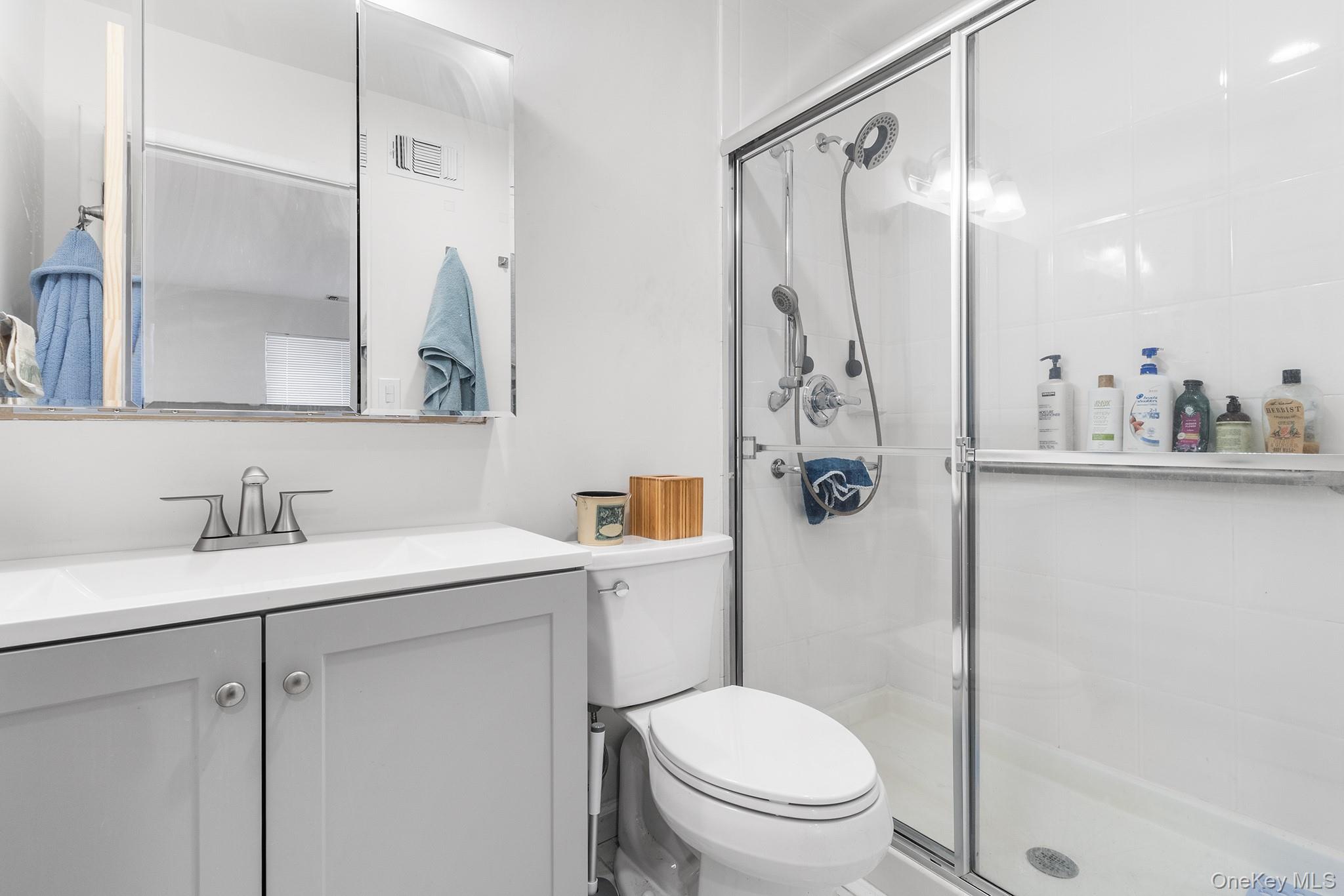 #13 photo, 230 Aspen Court, नासाउ काउंटी Wantagh , NY 11793