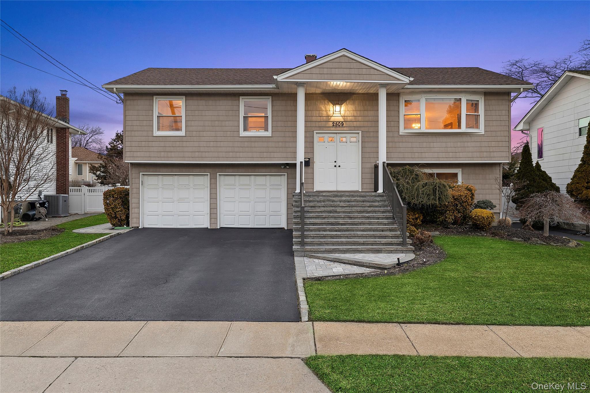 #1 photo, 2509 Riviera Lane, Нассау ‖ Bellmore , NY 11710