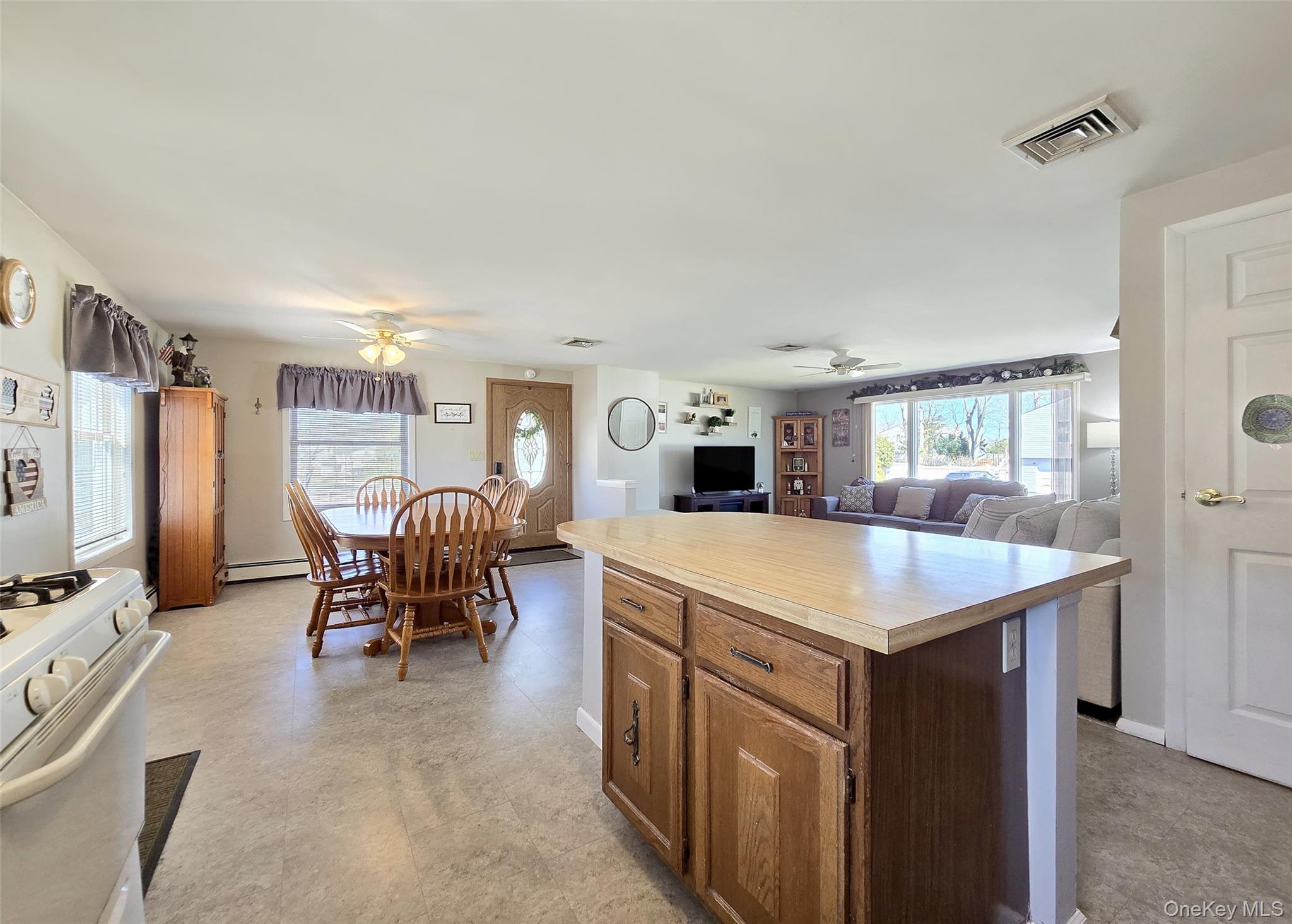 #6 photo, 146 Webster Avenue, সাফোক কাউন্টি Ronkonkoma , NY 11779