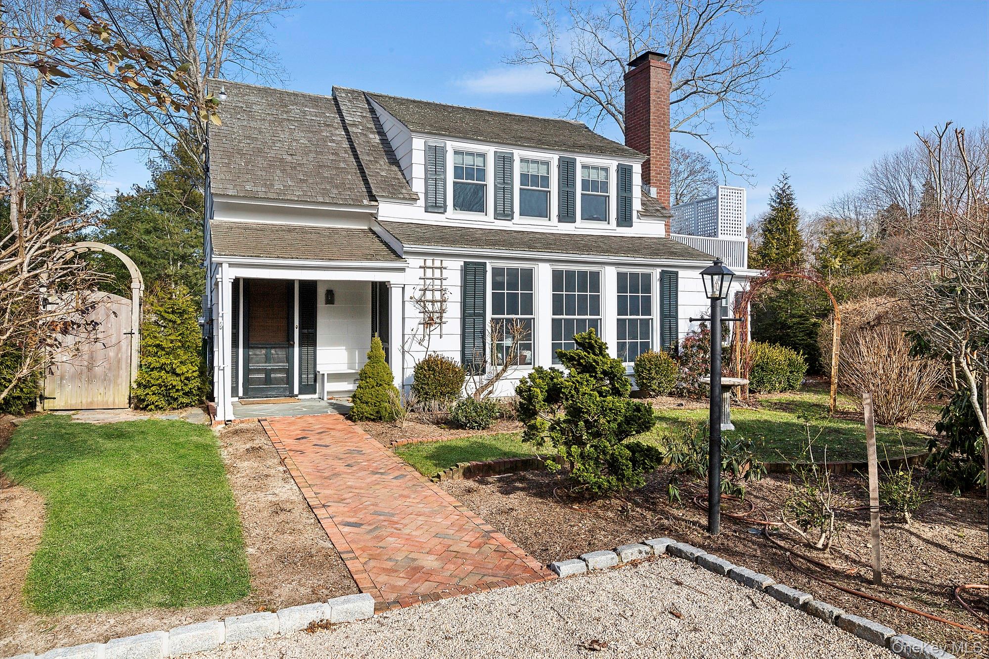 #1 photo, 393 Hill Street, 롱 아일랜드 Southampton , NY 11968