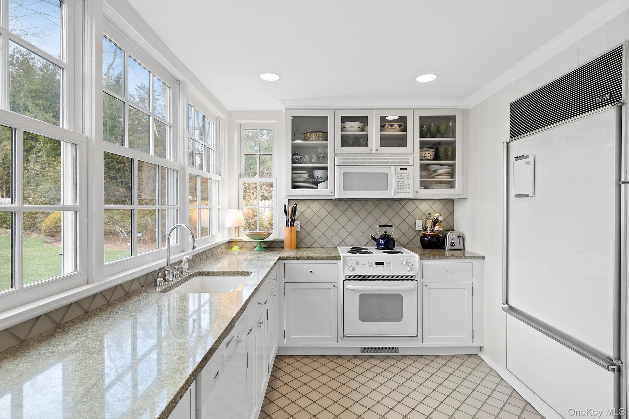 #3 photo, 393 Hill Street, 롱 아일랜드 Southampton , NY 11968