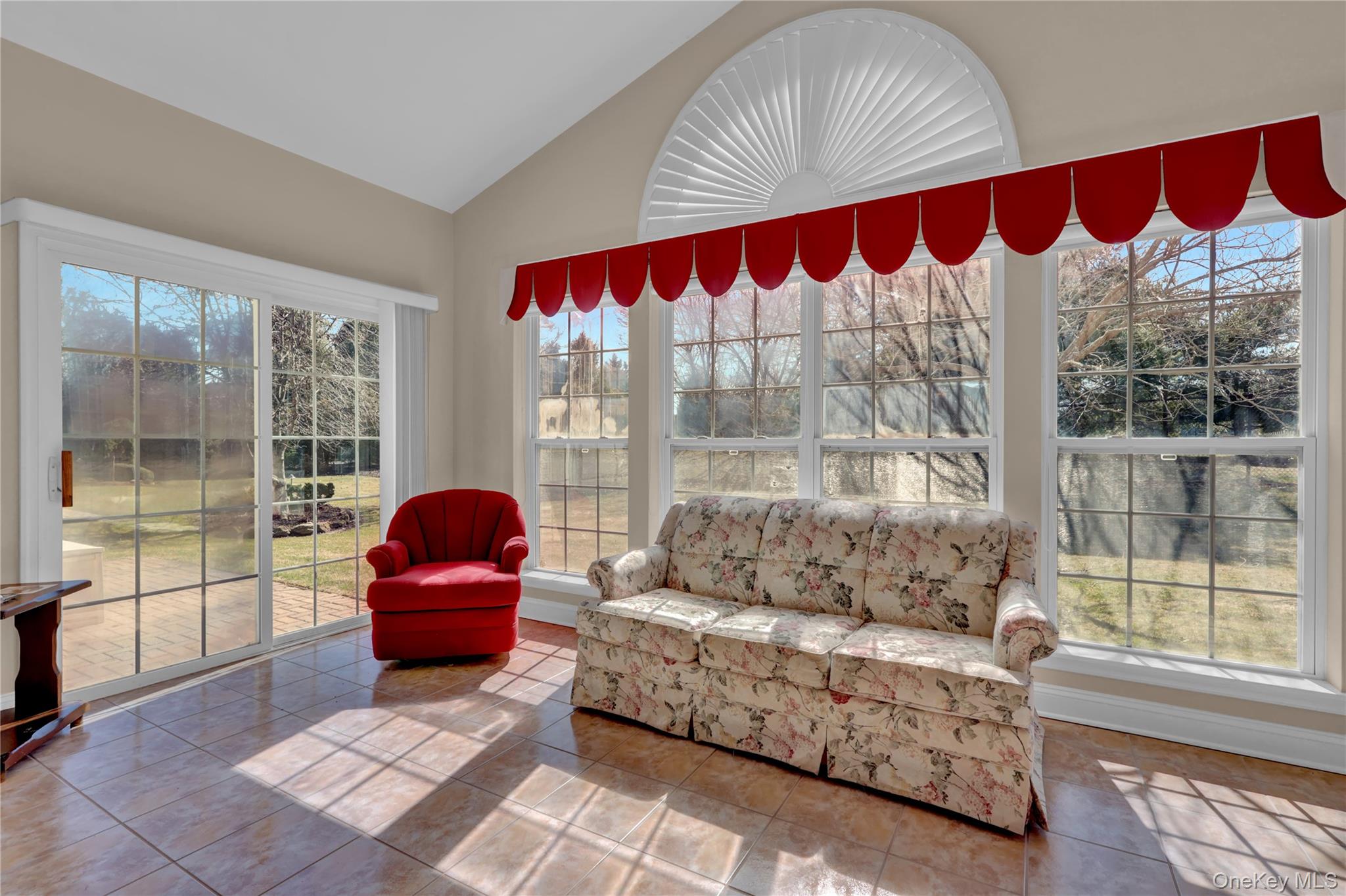 #14 photo, 3 Louden Loop, מחוז סאפוק Mount Sinai , NY 11766