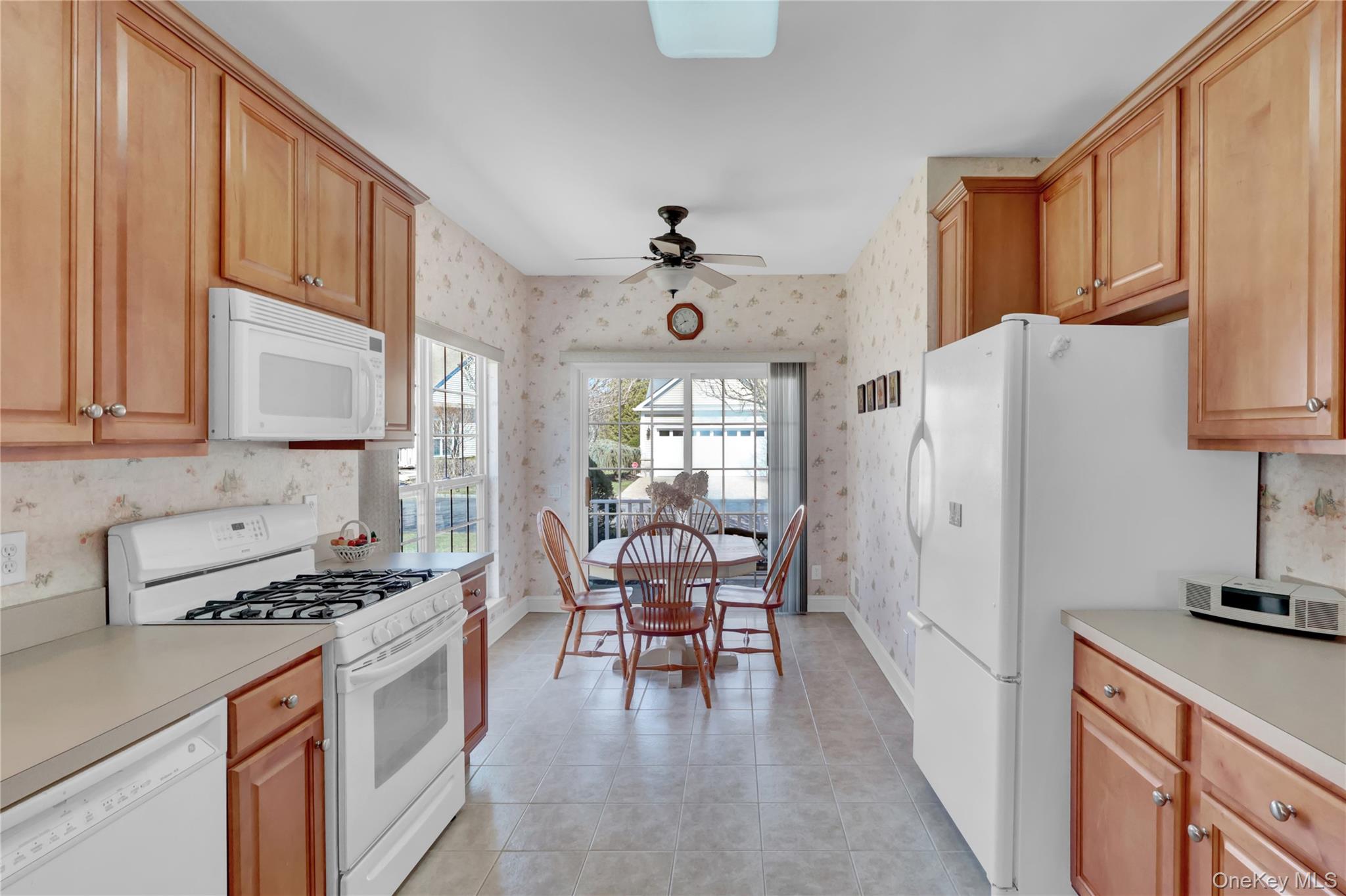 #19 photo, 3 Louden Loop, מחוז סאפוק Mount Sinai , NY 11766