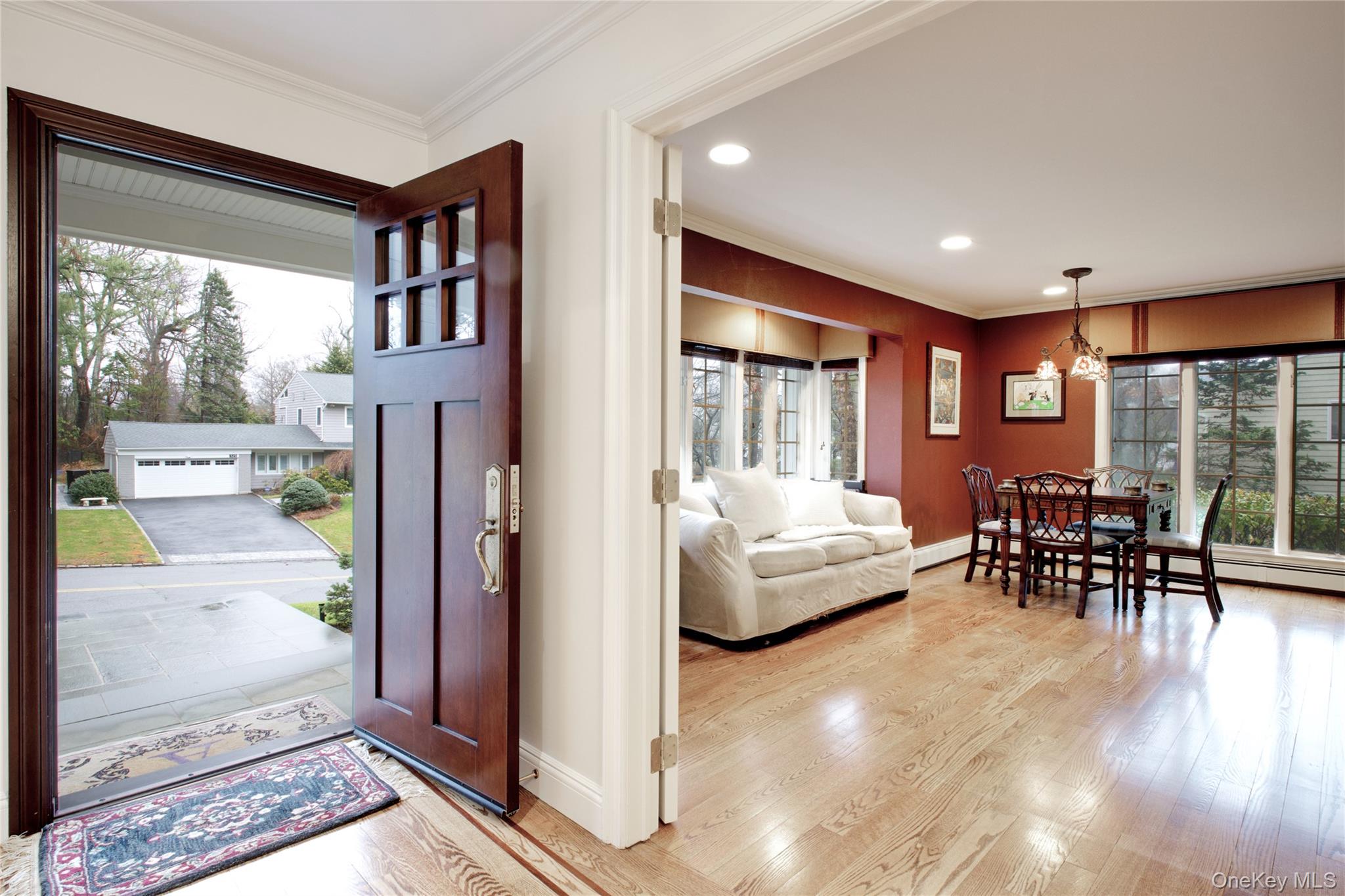 #3 photo, 330 Chestnut Drive, East Hills , NY 11576