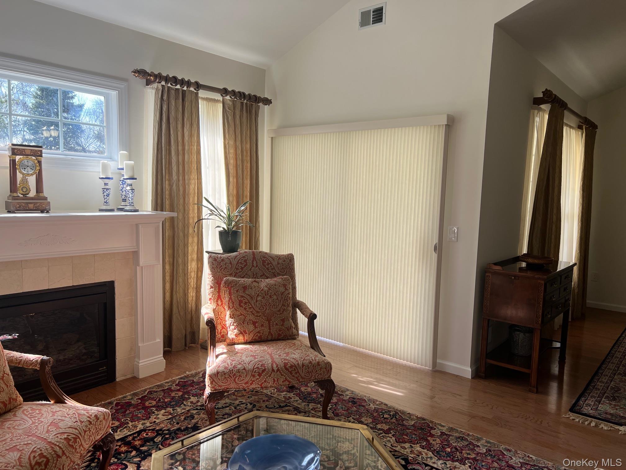 #2 photo, 15 Constantine Way, সাফোক কাউন্টি Mount Sinai , NY 11766