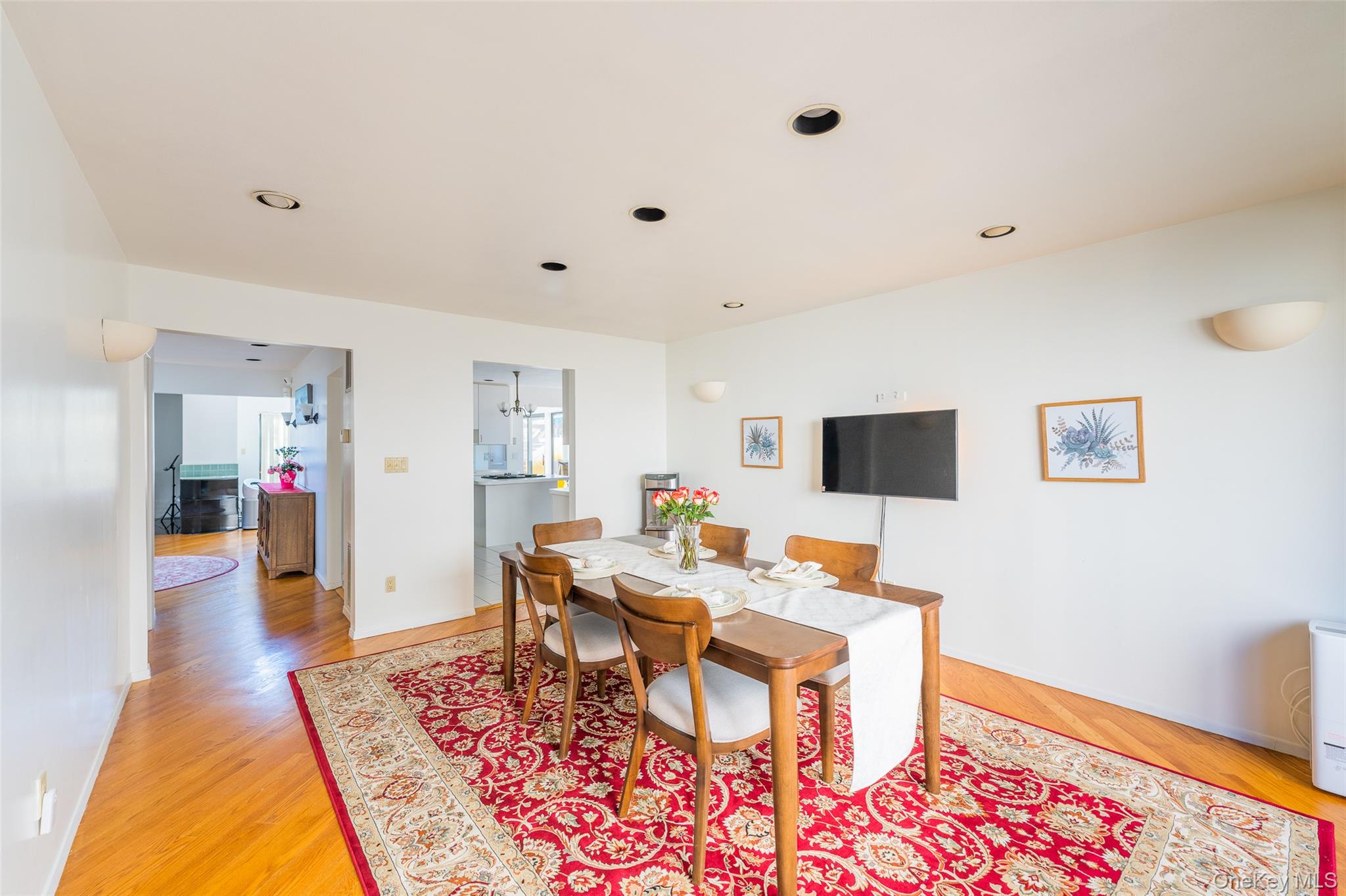 #11 photo, 17 Princeton Drive, Нассау ‖ Syosset , NY 11791