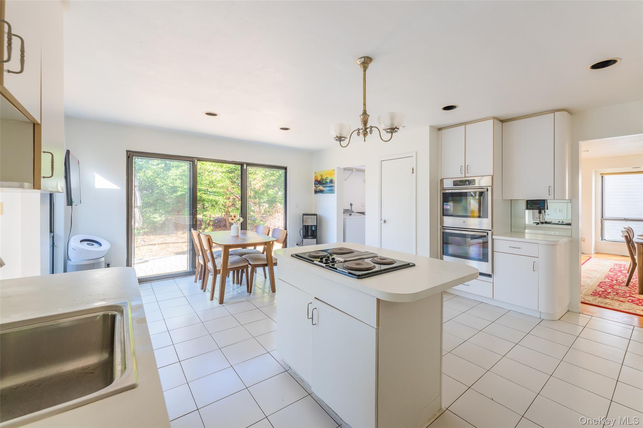 #16 photo, 17 Princeton Drive, Нассау ‖ Syosset , NY 11791