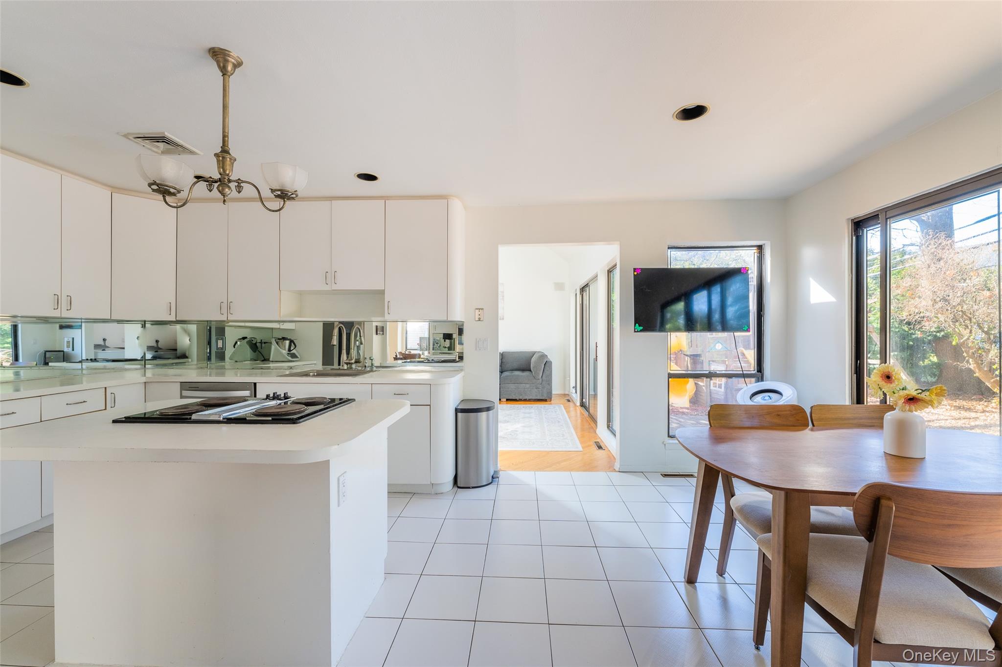 #18 photo, 17 Princeton Drive, Нассау ‖ Syosset , NY 11791