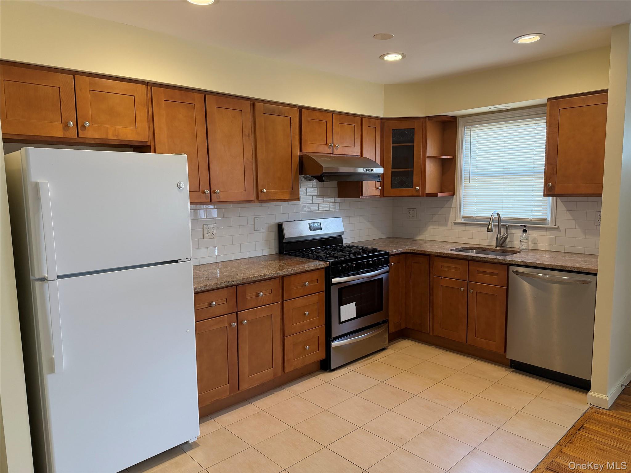 #3 photo, 149-14 21 Avenue, কুইন্‌স Whitestone , NY 11357