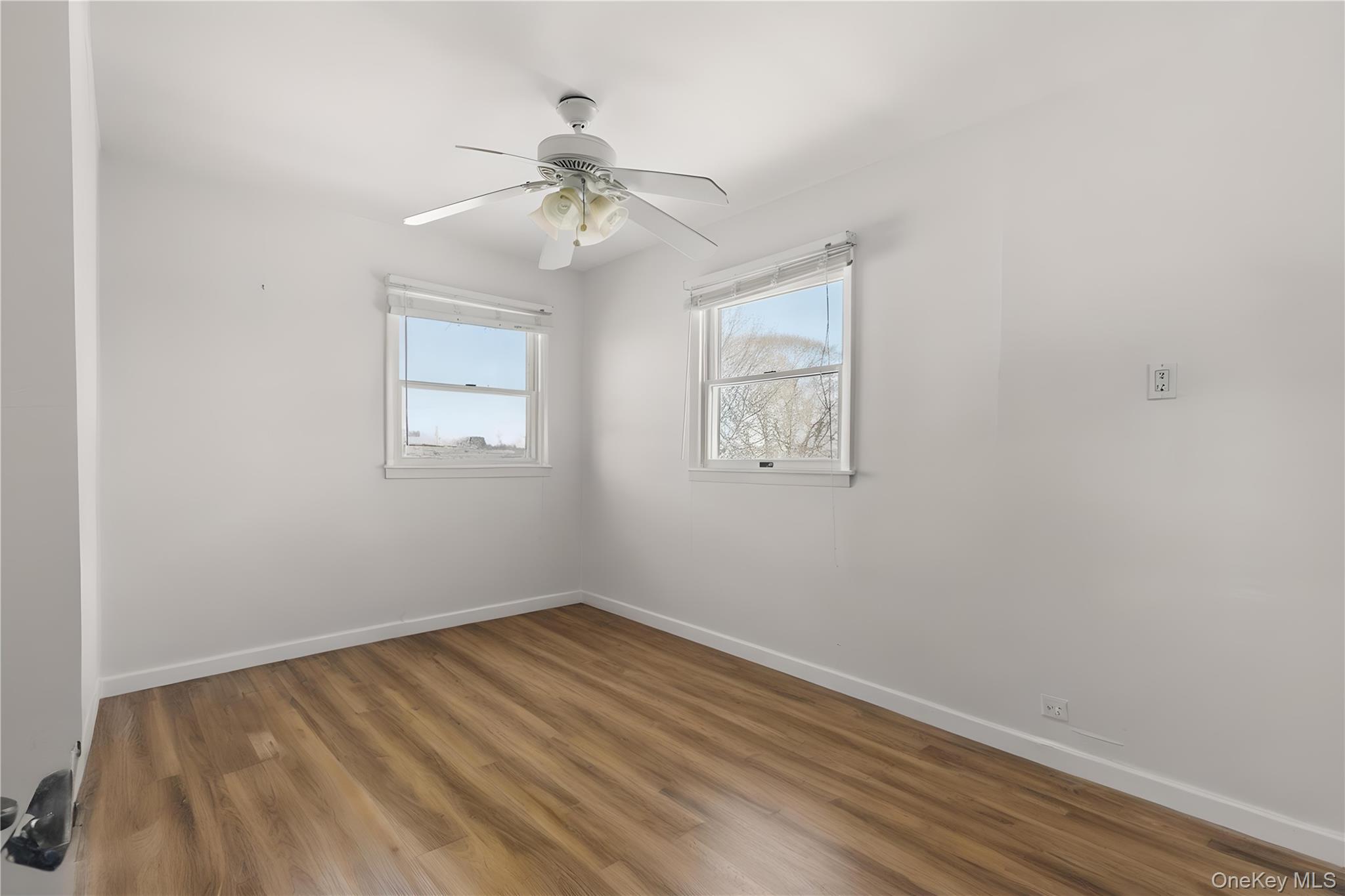 #10 photo, 686 Adams Avenue, 東長島 Lindenhurst , NY 11757