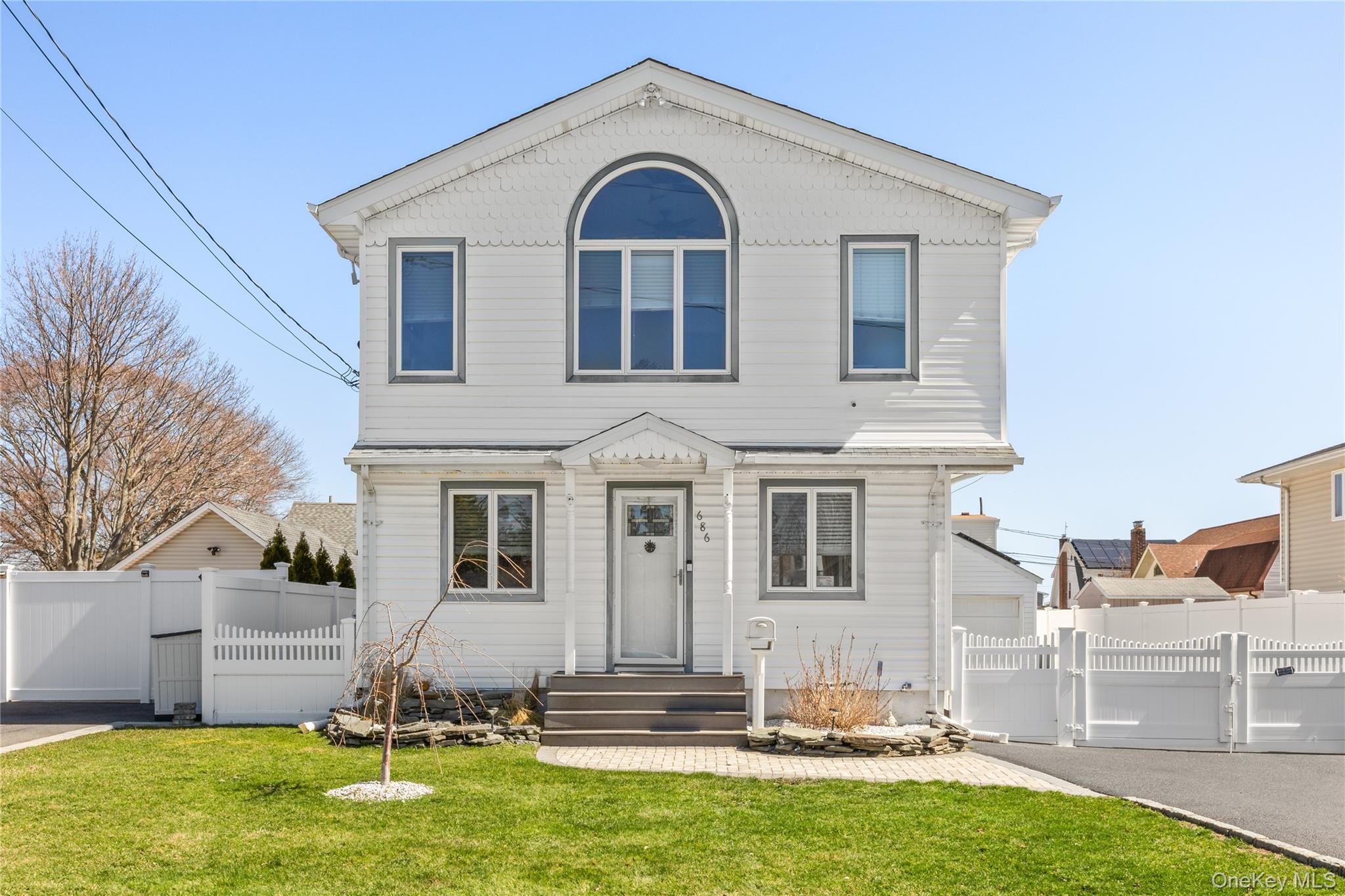 #15 photo, 686 Adams Avenue, 東長島 Lindenhurst , NY 11757