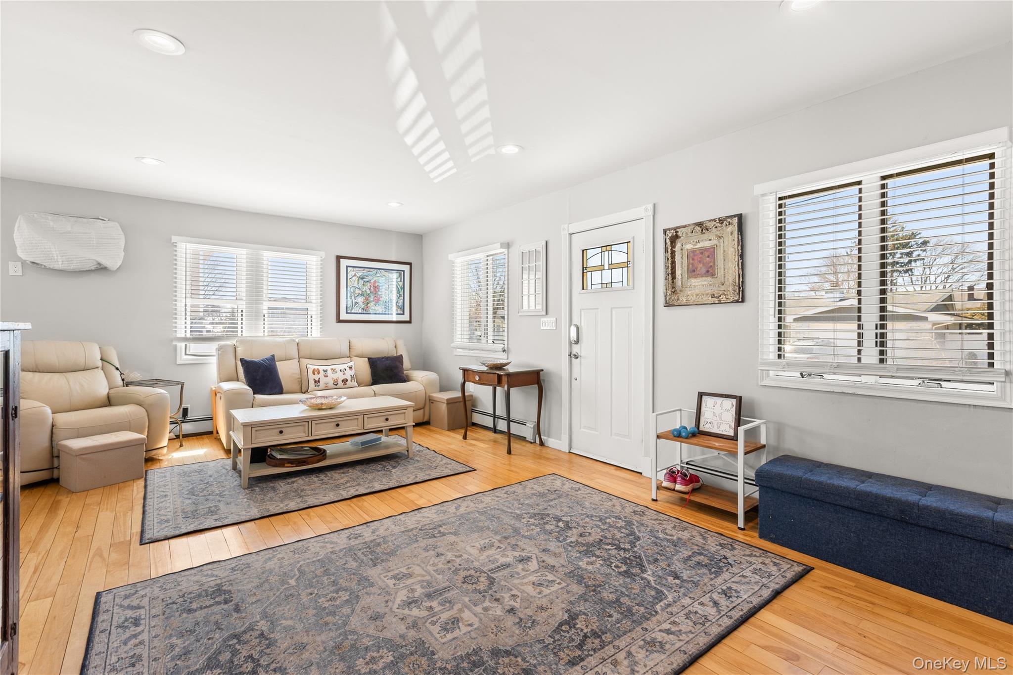 #3 photo, 686 Adams Avenue, 東長島 Lindenhurst , NY 11757