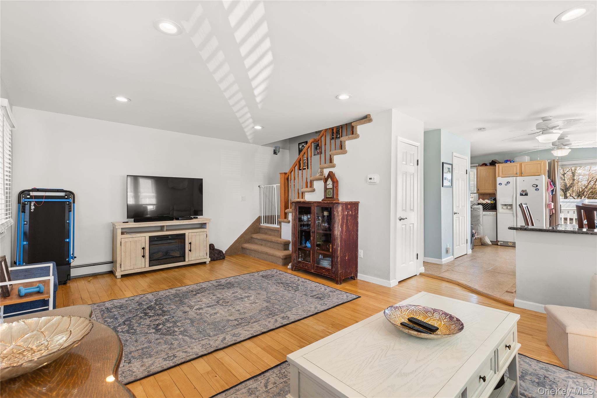 #4 photo, 686 Adams Avenue, 東長島 Lindenhurst , NY 11757