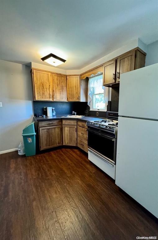 #3 photo, 1773 Casper Avenue, नासाउ काउंटी East Meadow , NY 11554