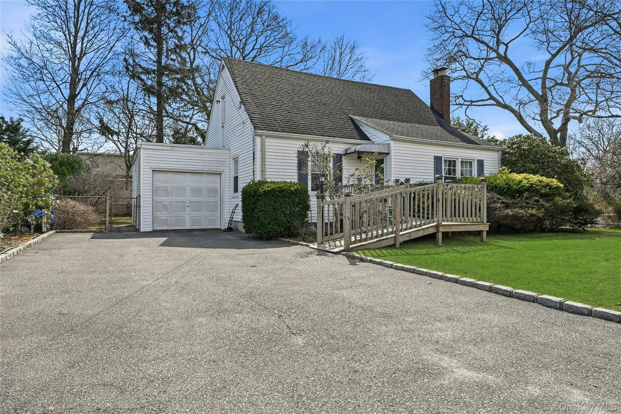 #2 photo, 107 Fillmore Street, מחוז סאפוק Centerport , NY 11721