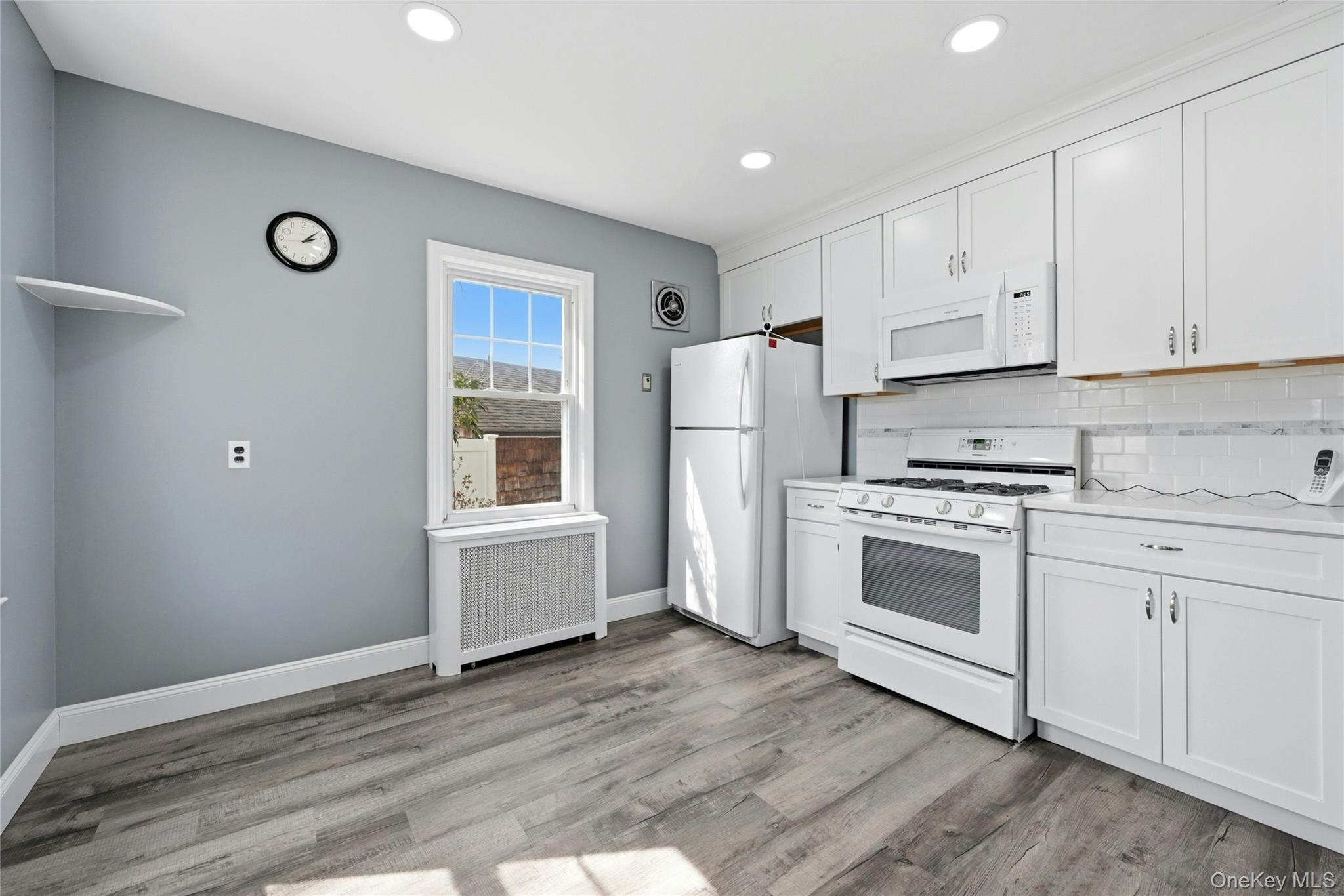 #8 photo, 107 Fillmore Street, מחוז סאפוק Centerport , NY 11721