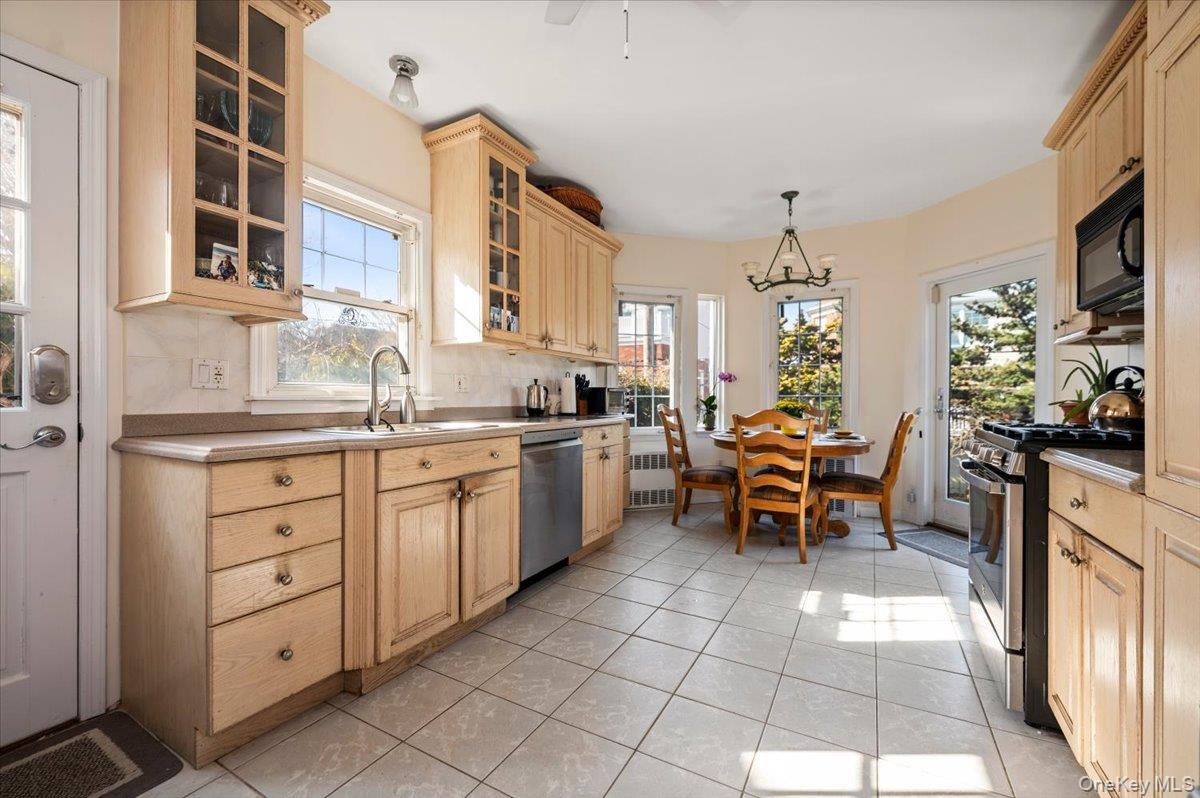 #15 photo, 307 W Penn Street, Long Beach , NY 11561