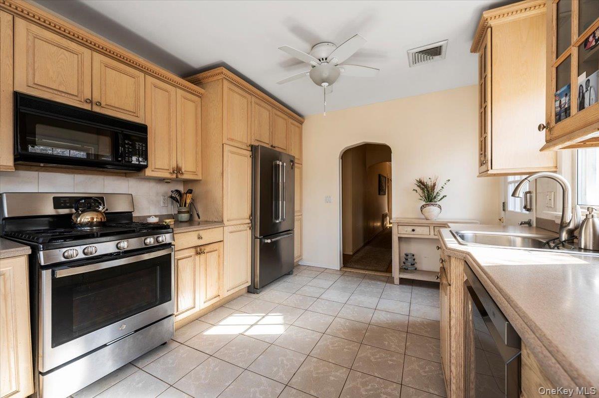 #16 photo, 307 W Penn Street, Long Beach , NY 11561