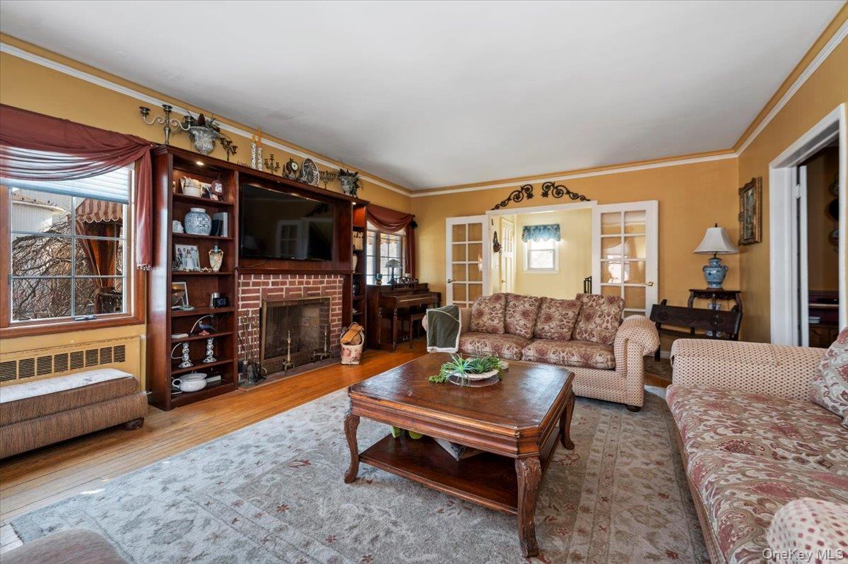 #9 photo, 307 W Penn Street, Long Beach , NY 11561