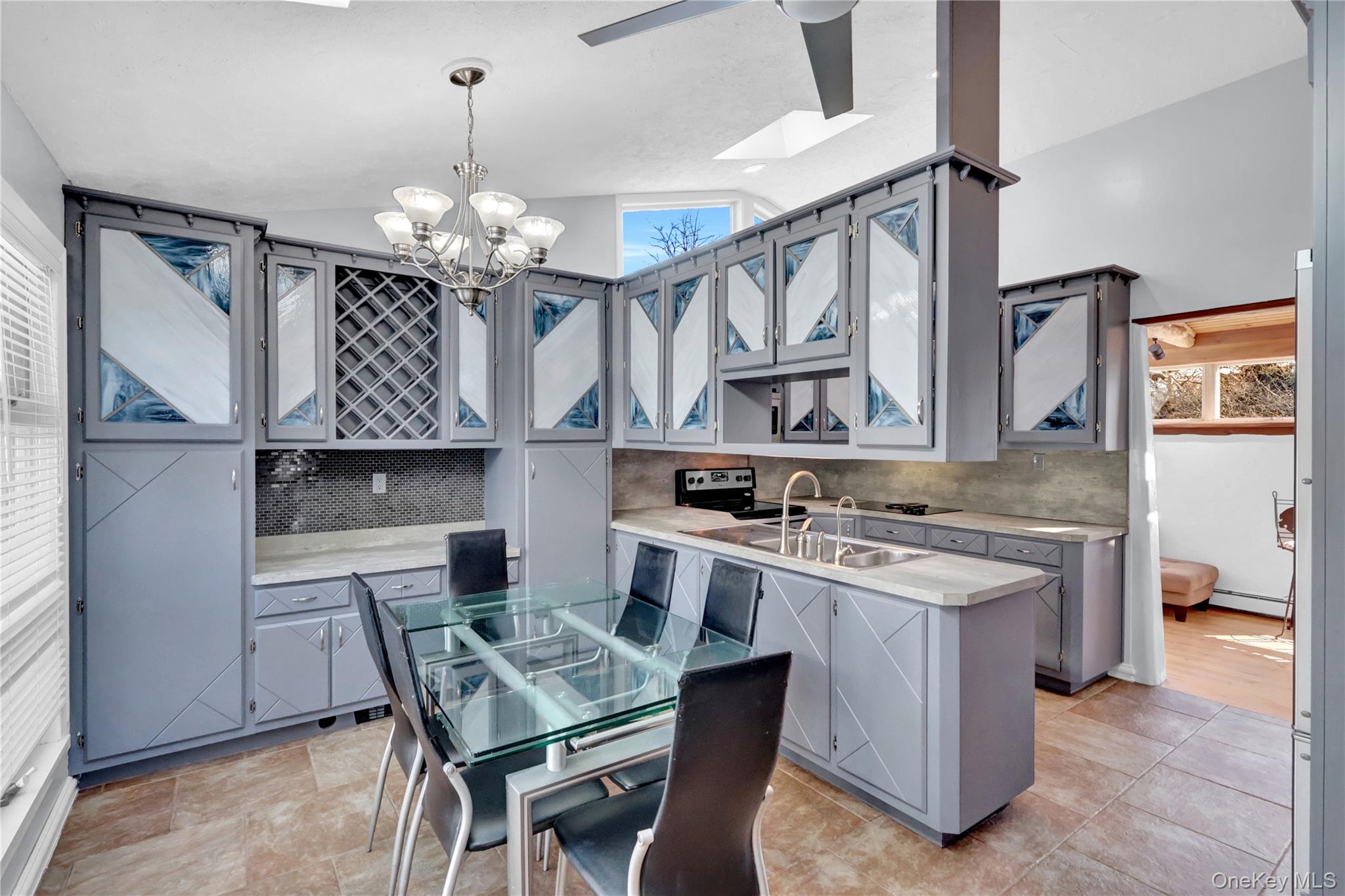 #7 photo, 188 N Kentucky Avenue, Massapequa , NY 11758