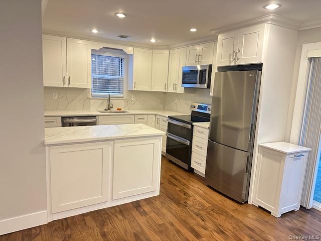 #5 photo, 23 West Drive, Port Washington , NY 11050