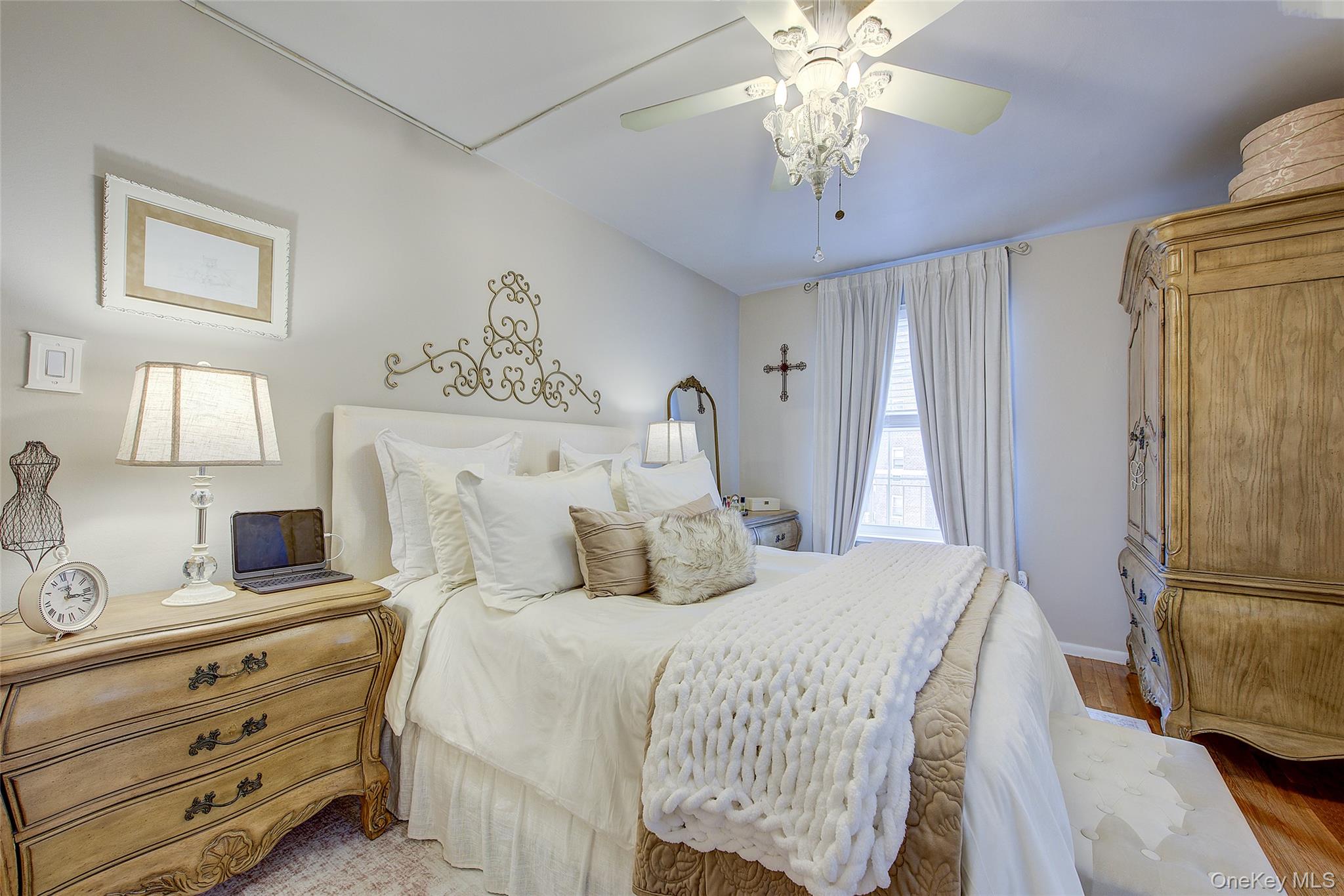 #1 photo, 84-39 153rd Avenue, कुईंस Howard Beach , NY 11414