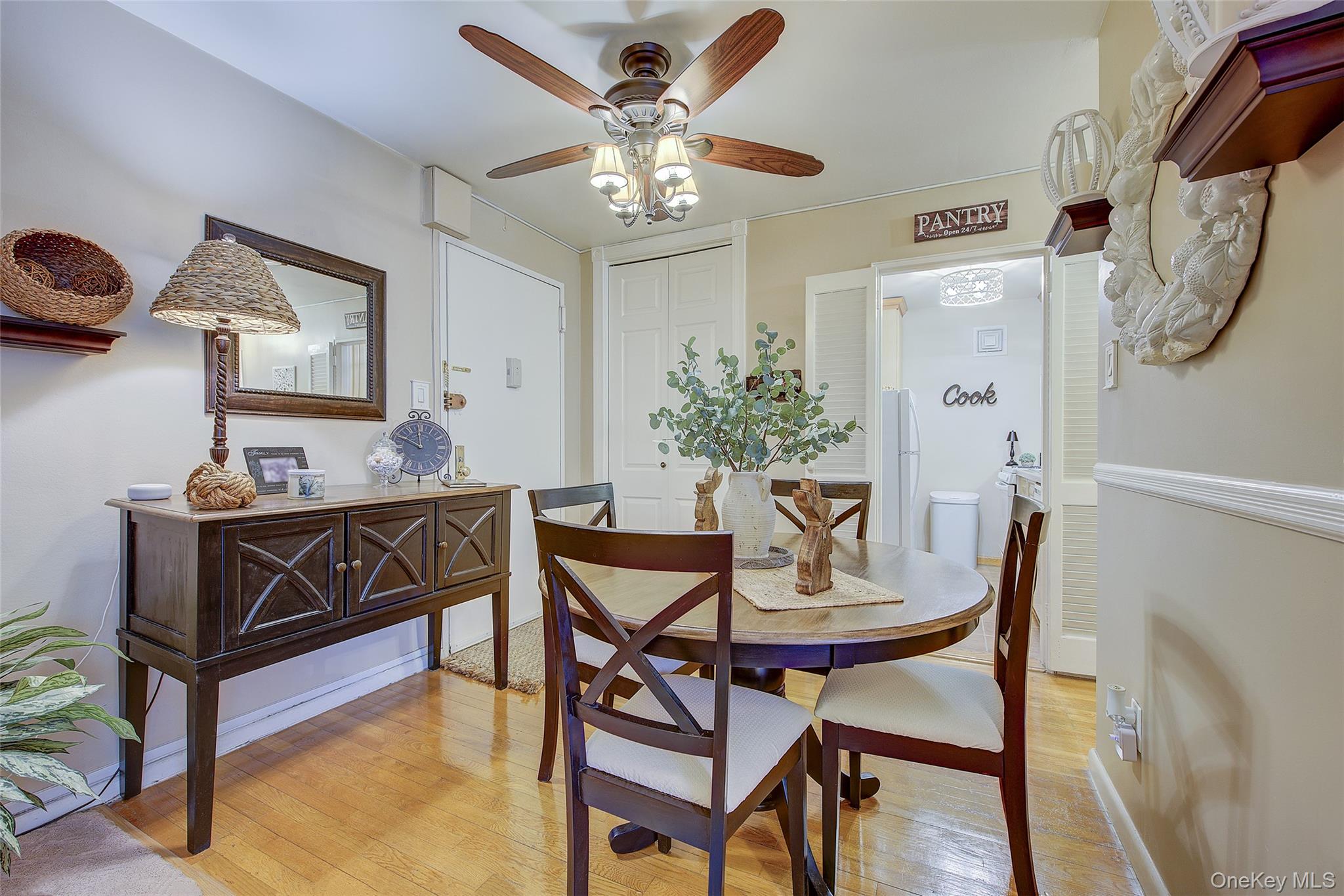 #17 photo, 84-39 153rd Avenue, कुईंस Howard Beach , NY 11414