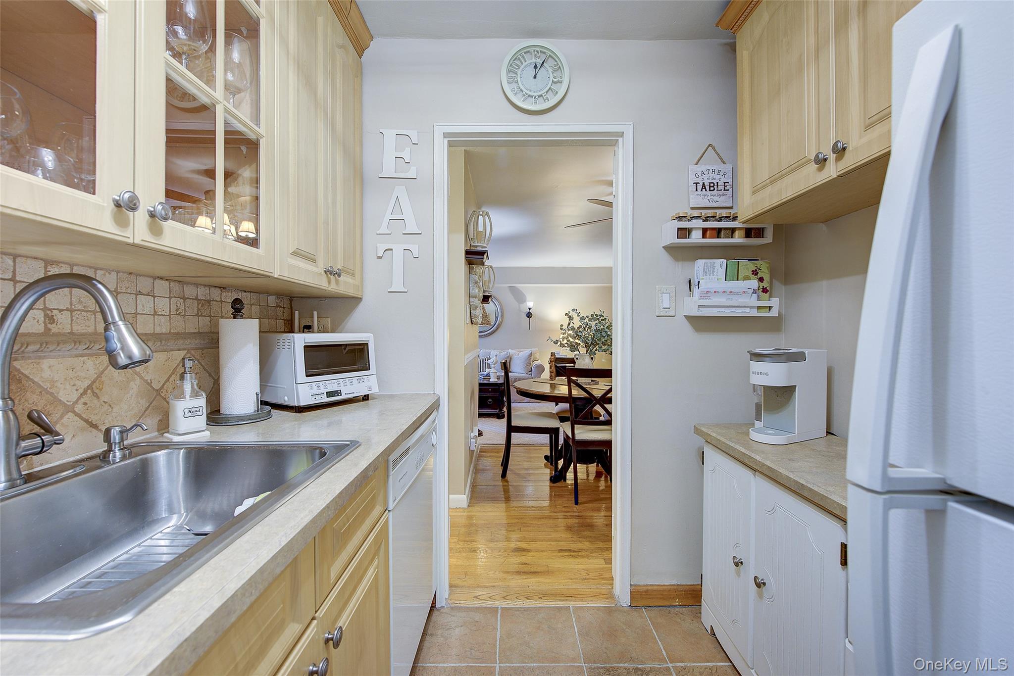 #18 photo, 84-39 153rd Avenue, कुईंस Howard Beach , NY 11414