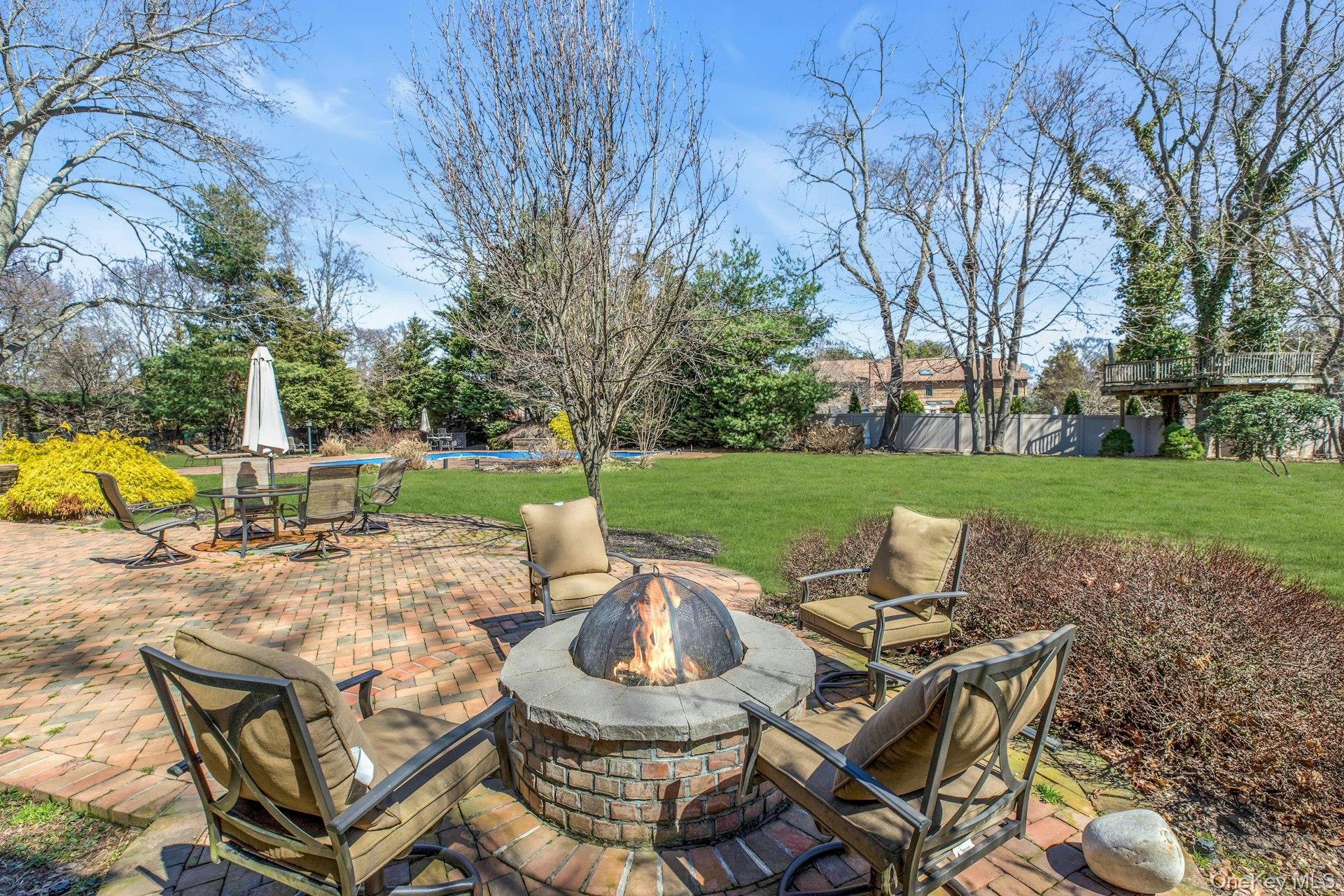 #6 photo, 6 Ashleigh Drive, সাফোক কাউন্টি Saint James , NY 11780