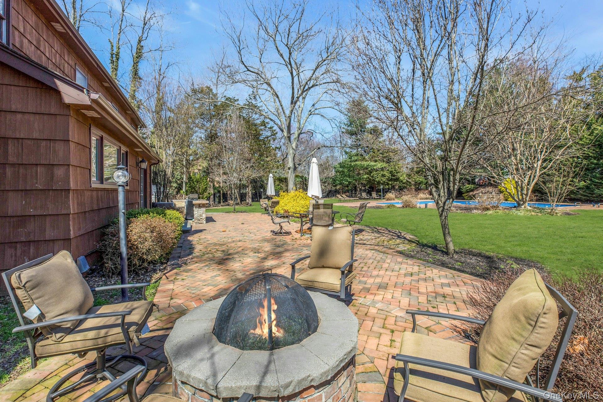 #7 photo, 6 Ashleigh Drive, সাফোক কাউন্টি Saint James , NY 11780