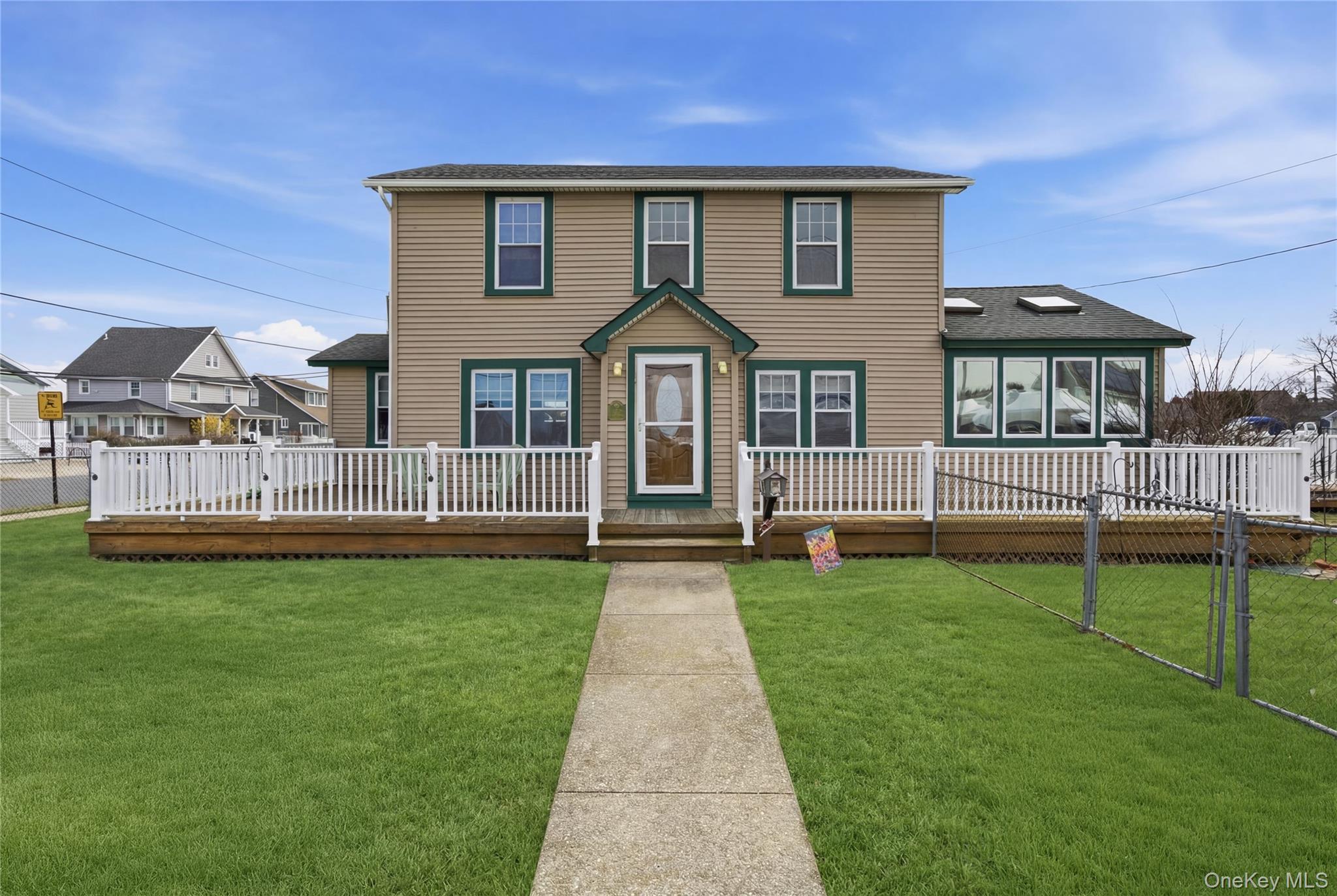 #1 photo, 264 S Bayview Avenue, 東長島 Amityville , NY 11701