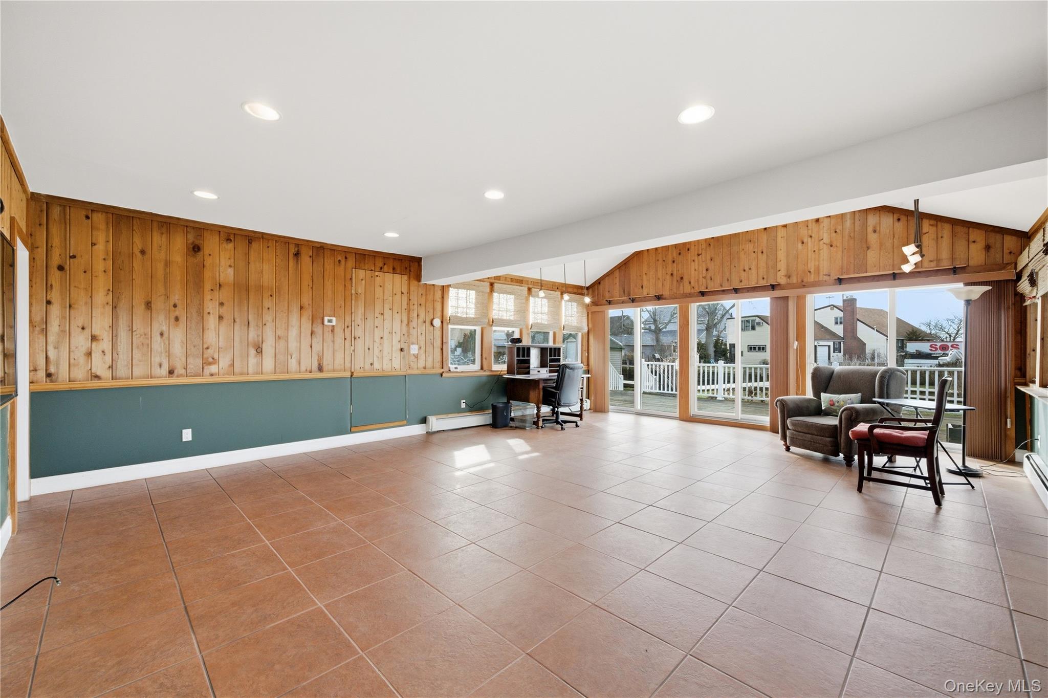 #18 photo, 264 S Bayview Avenue, 東長島 Amityville , NY 11701