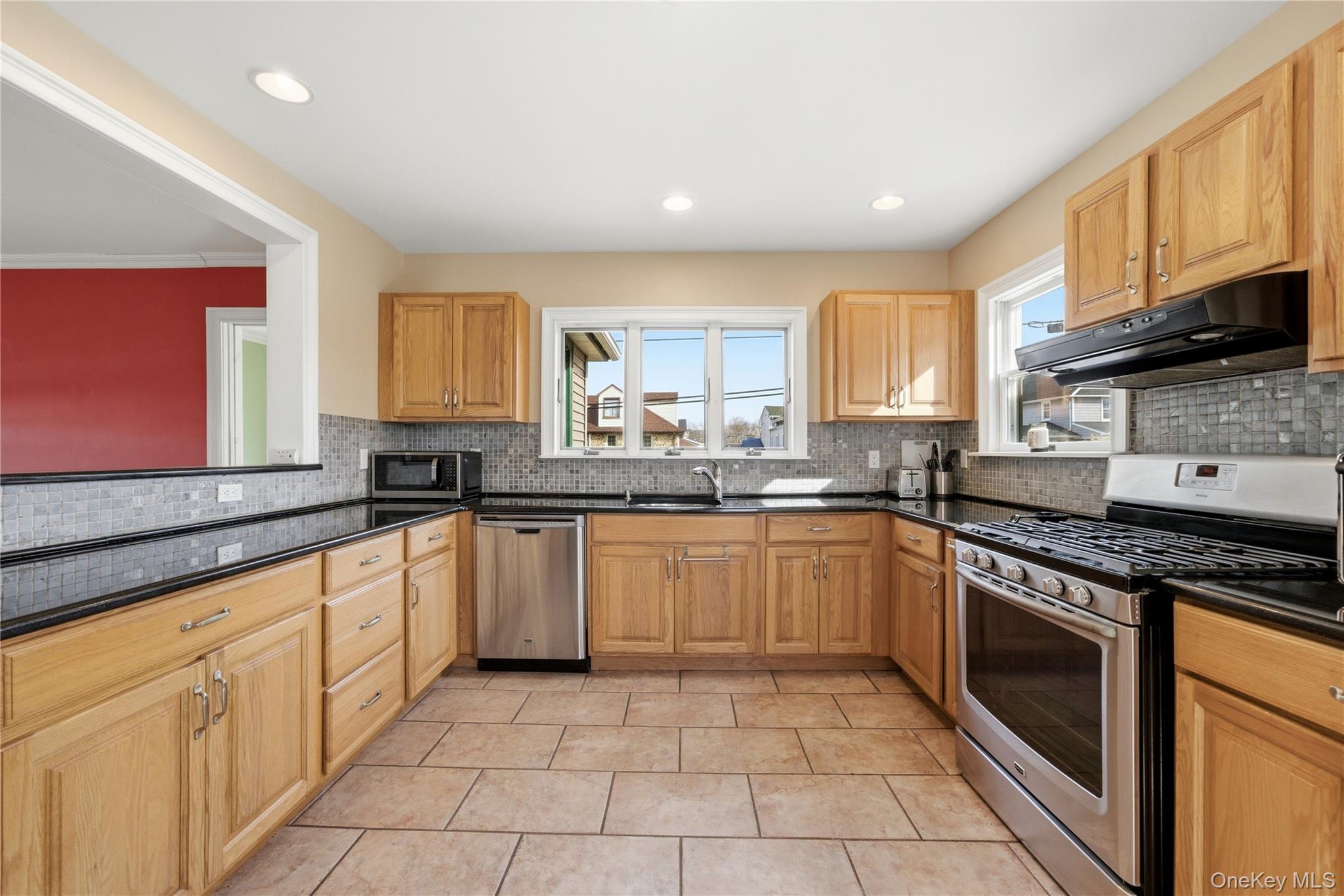 #6 photo, 264 S Bayview Avenue, 東長島 Amityville , NY 11701