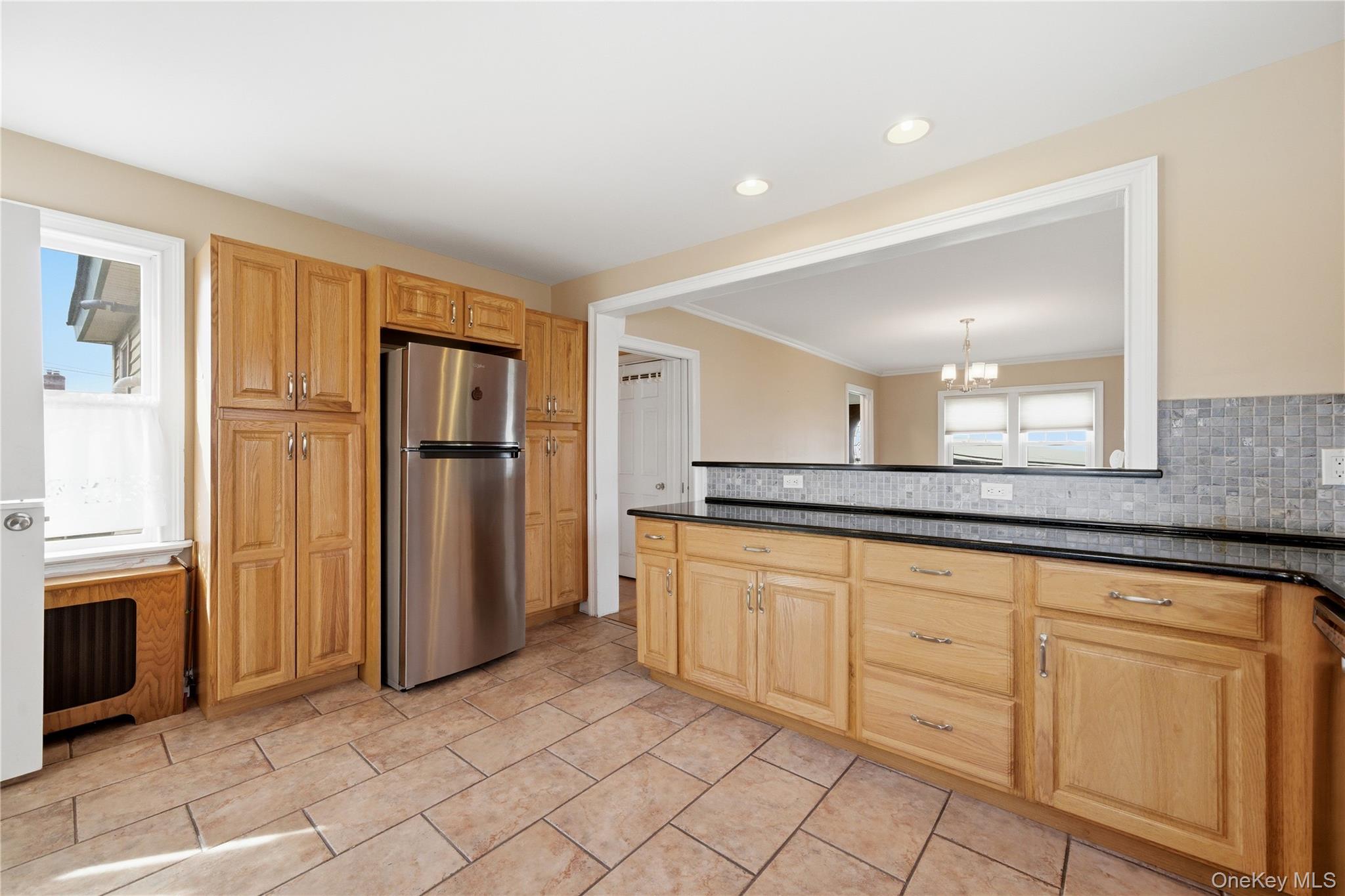 #7 photo, 264 S Bayview Avenue, 東長島 Amityville , NY 11701