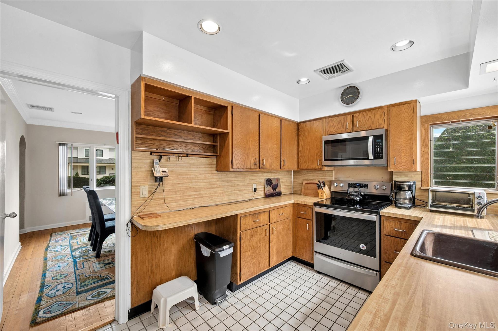 #13 photo, 24 Allen Road, 長島 Rockville Centre , NY 11570