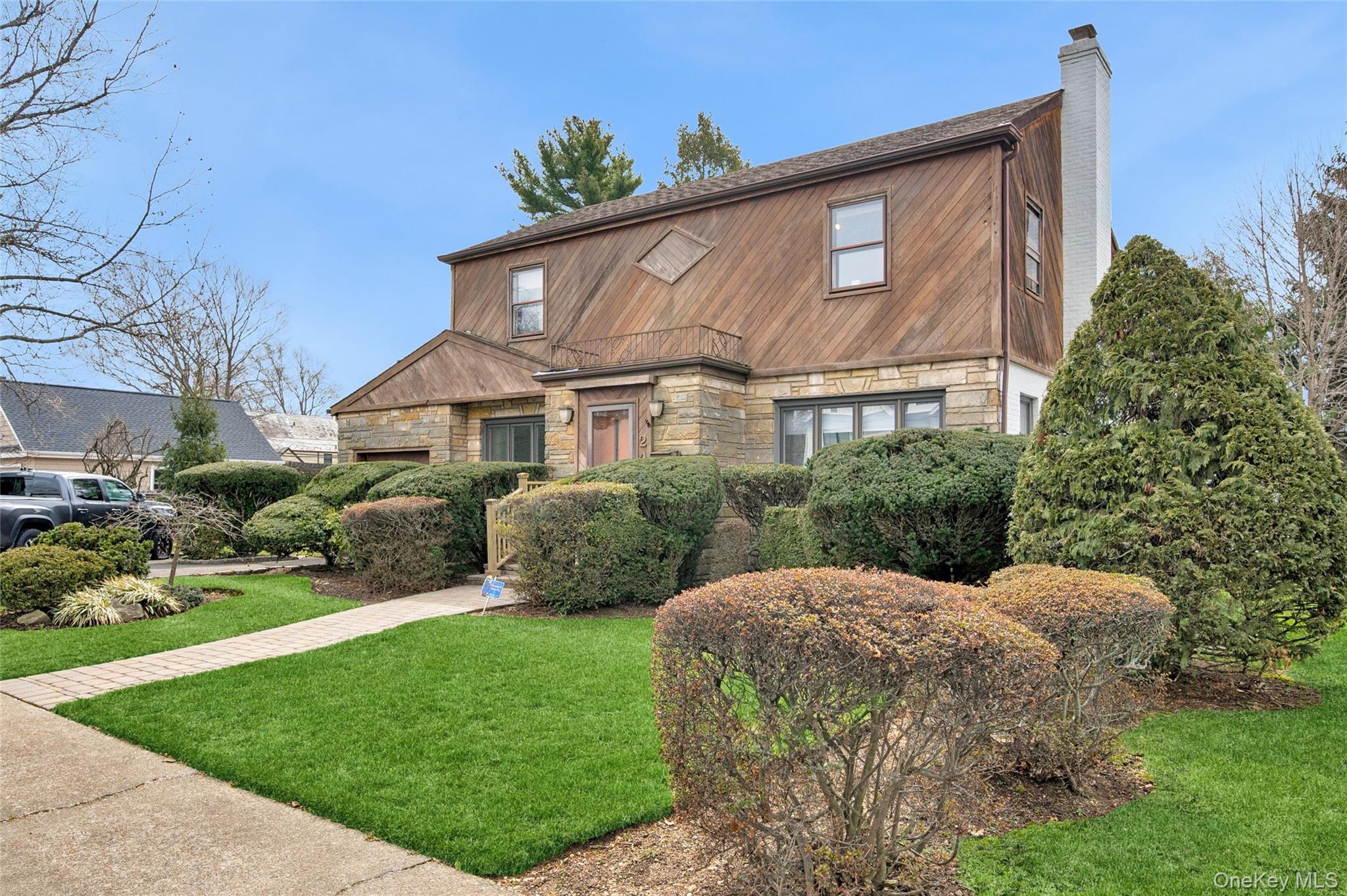 #2 photo, 24 Allen Road, 長島 Rockville Centre , NY 11570