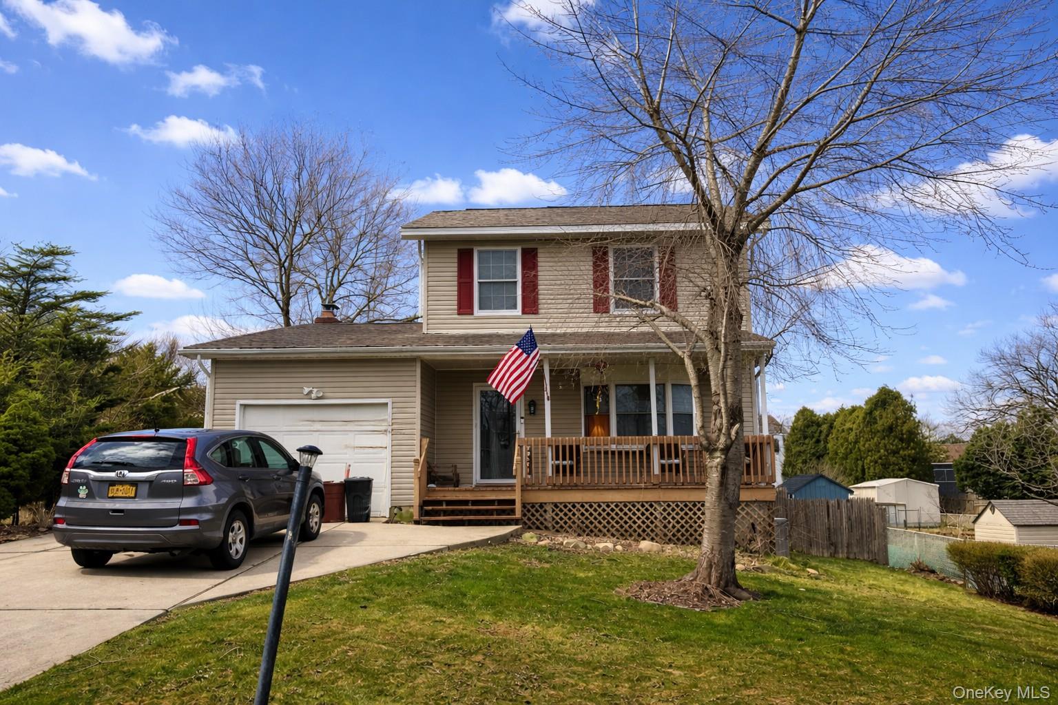 #1 photo, 318 Avenue C, সাফোক কাউন্টি Ronkonkoma , NY 11779