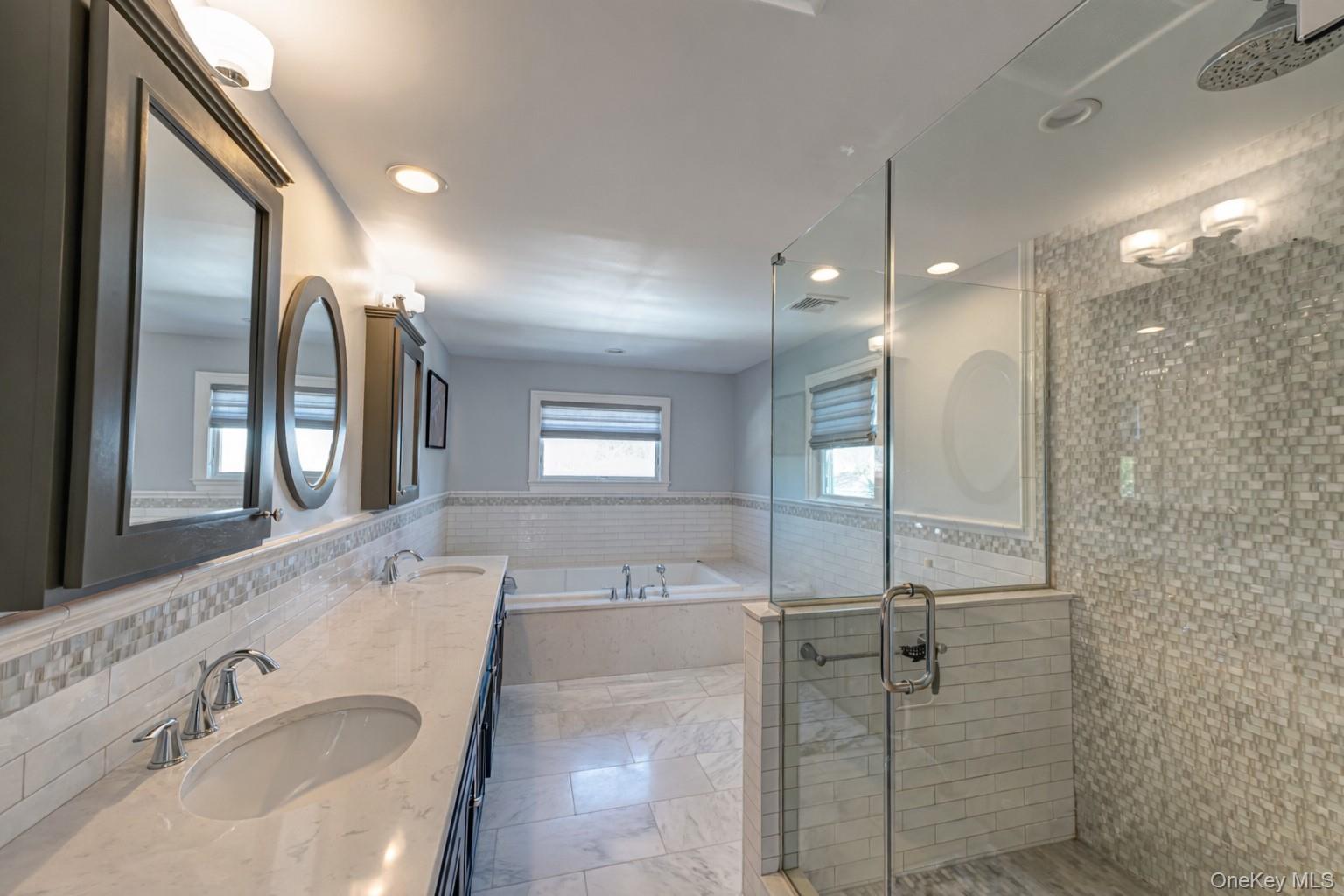 #18 photo, 35 Circle Drive, Нассау ‖ Syosset , NY 11791