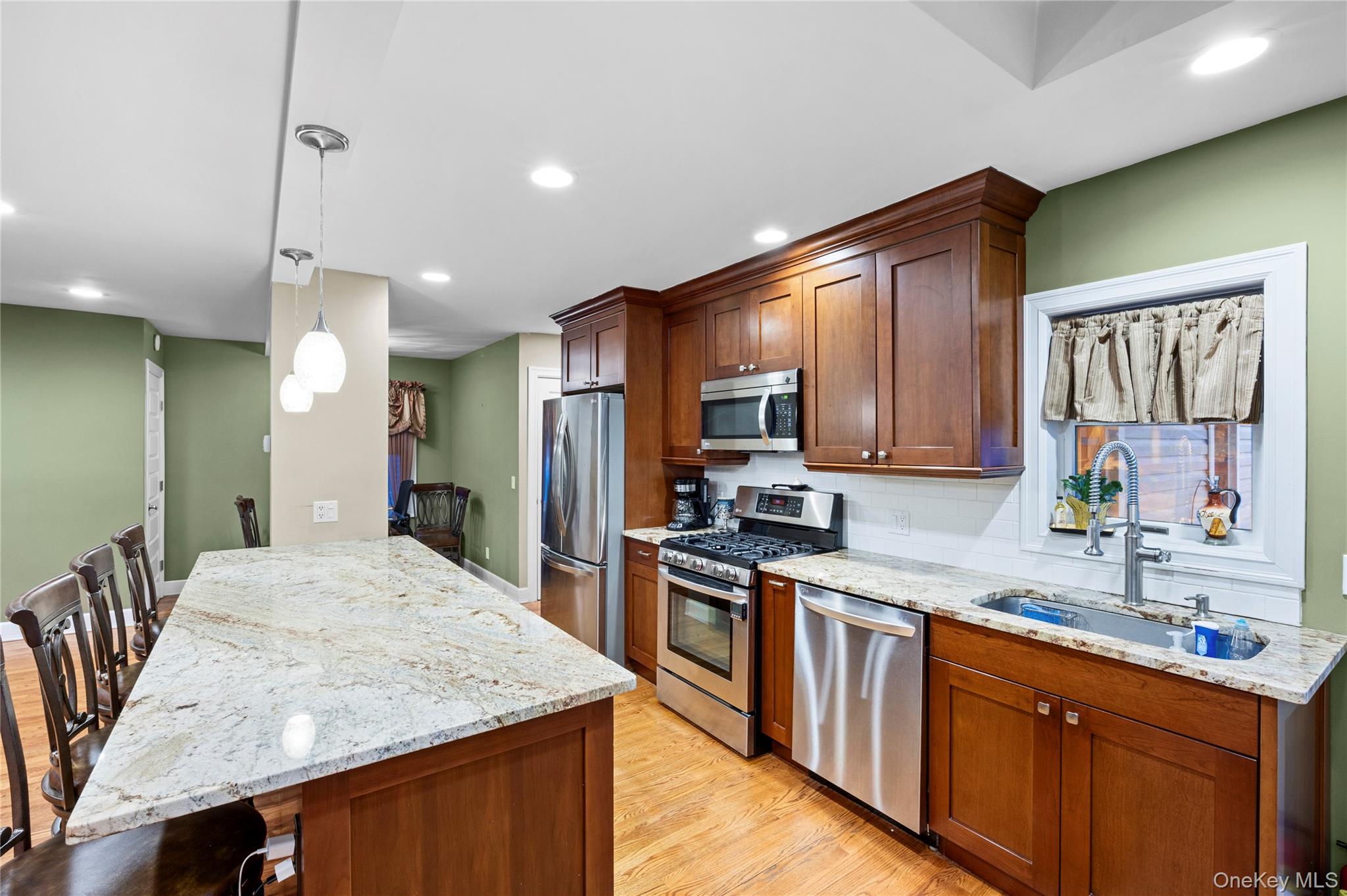 #10 photo, 2632 Montauk Avenue, 롱 아일랜드 Merrick , NY 11566