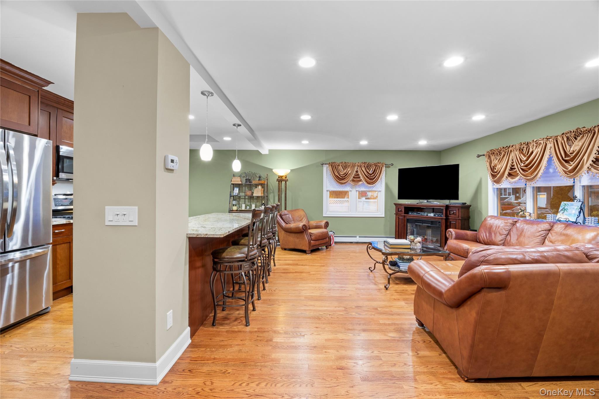 #14 photo, 2632 Montauk Avenue, 롱 아일랜드 Merrick , NY 11566