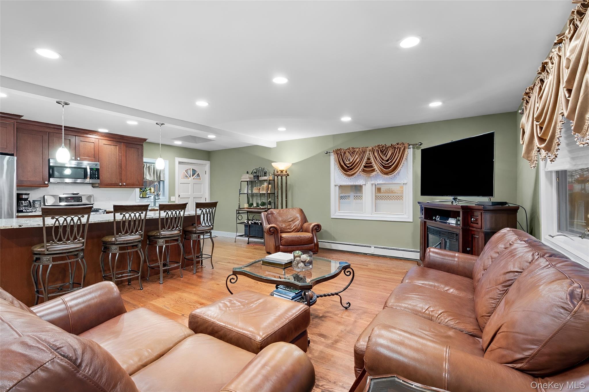 #16 photo, 2632 Montauk Avenue, 롱 아일랜드 Merrick , NY 11566