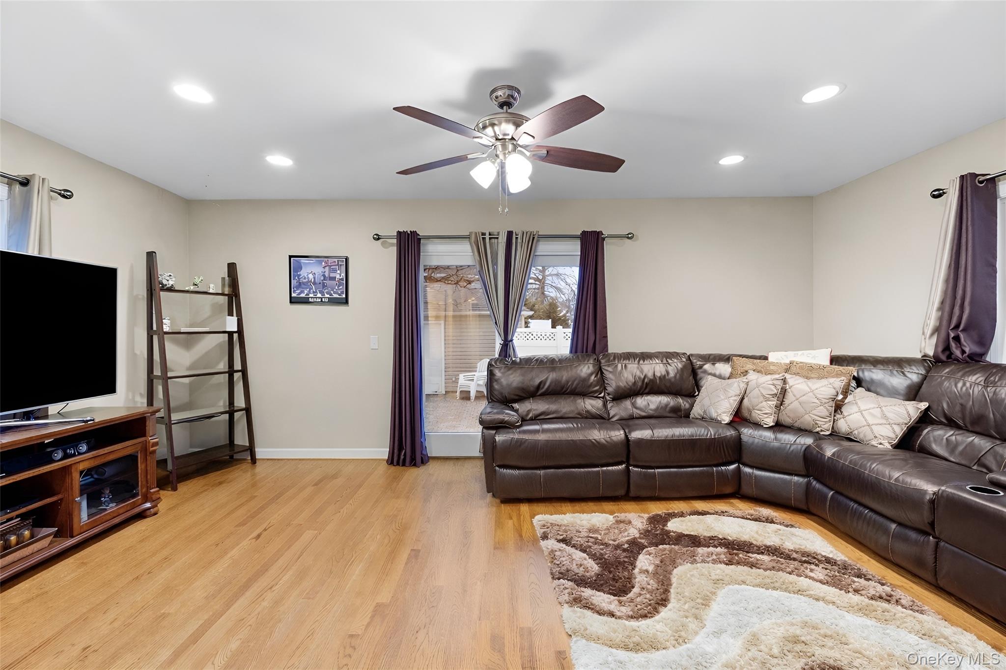 #19 photo, 2632 Montauk Avenue, 롱 아일랜드 Merrick , NY 11566