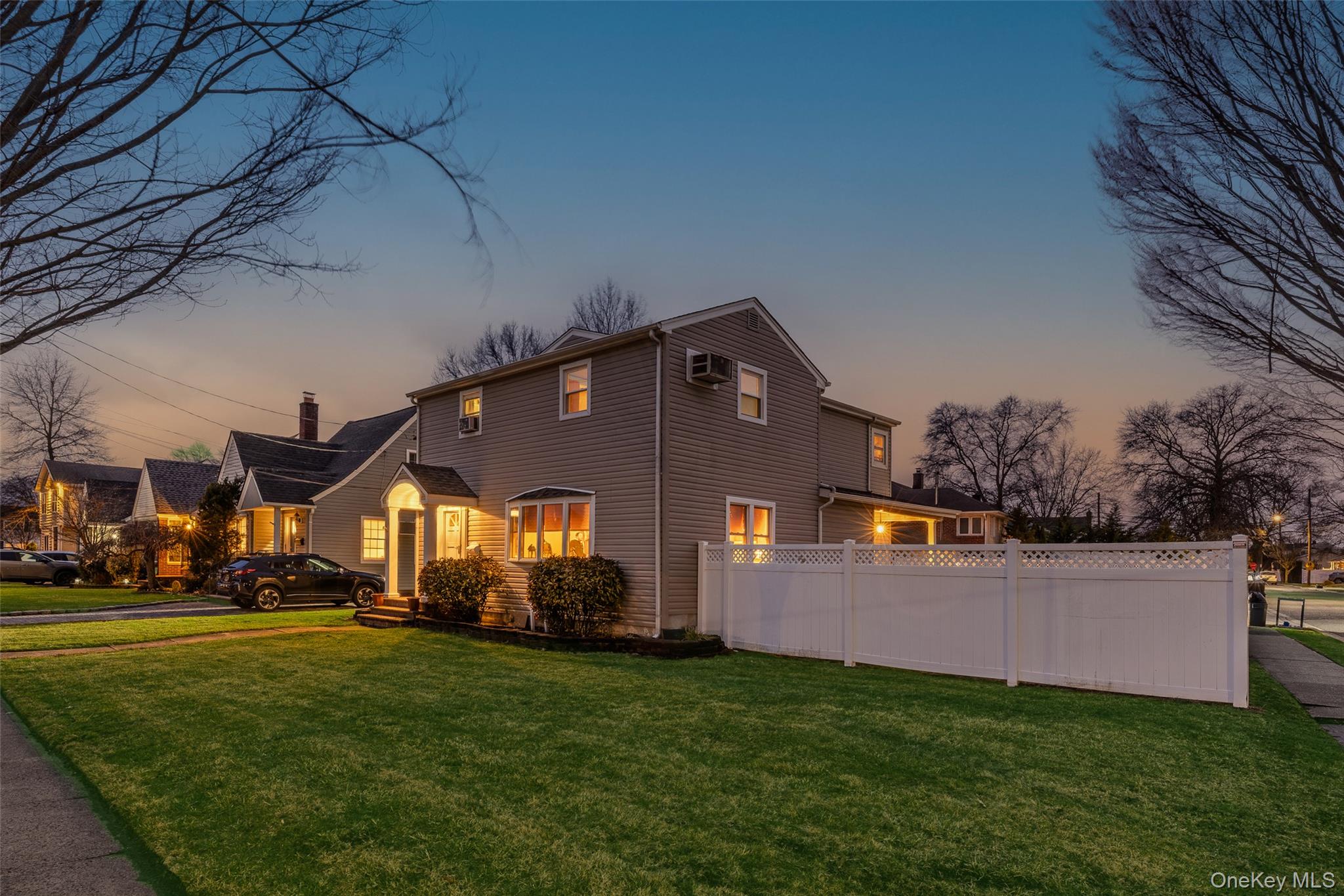 #2 photo, 2632 Montauk Avenue, 롱 아일랜드 Merrick , NY 11566