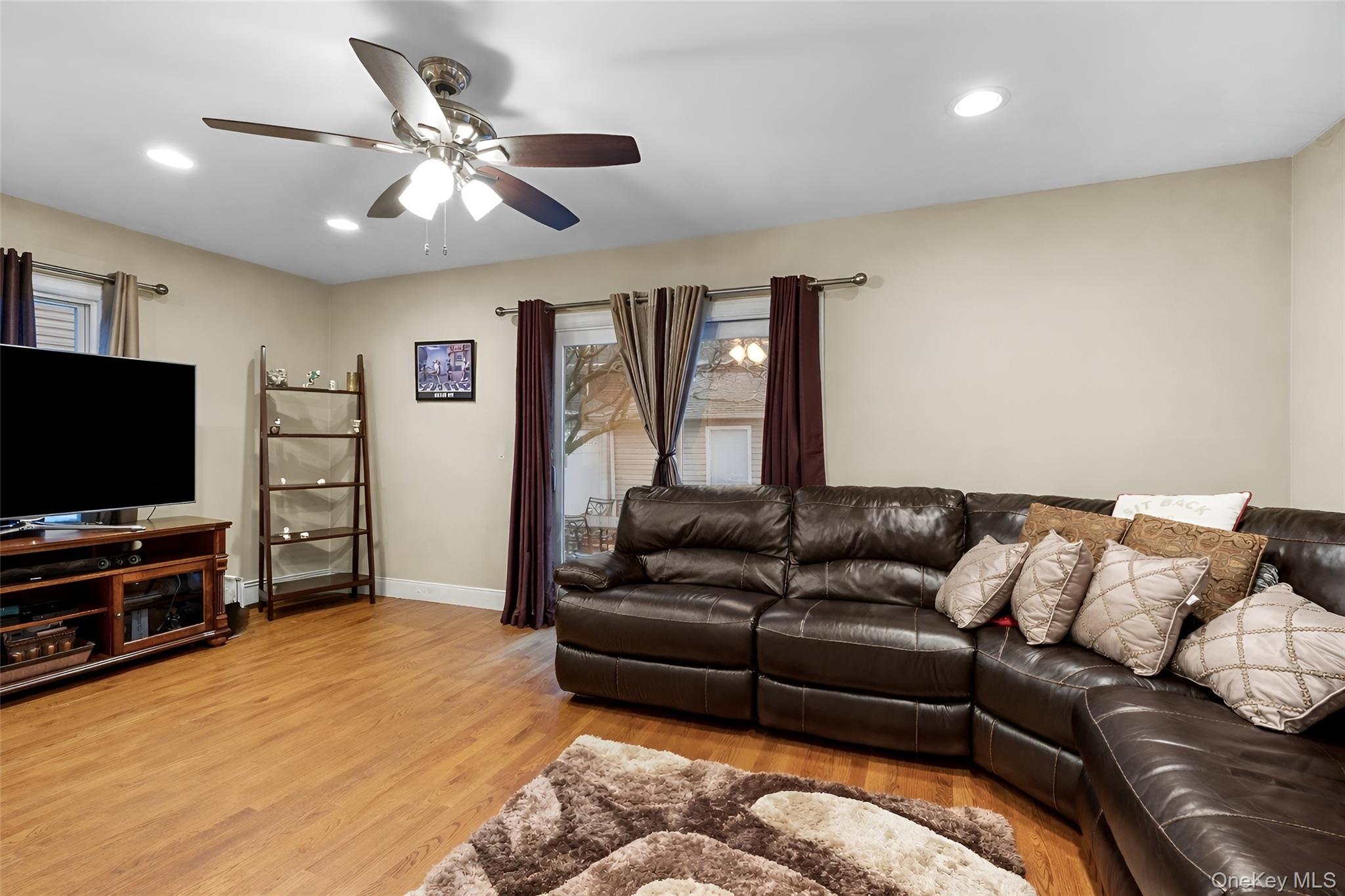 #20 photo, 2632 Montauk Avenue, 롱 아일랜드 Merrick , NY 11566