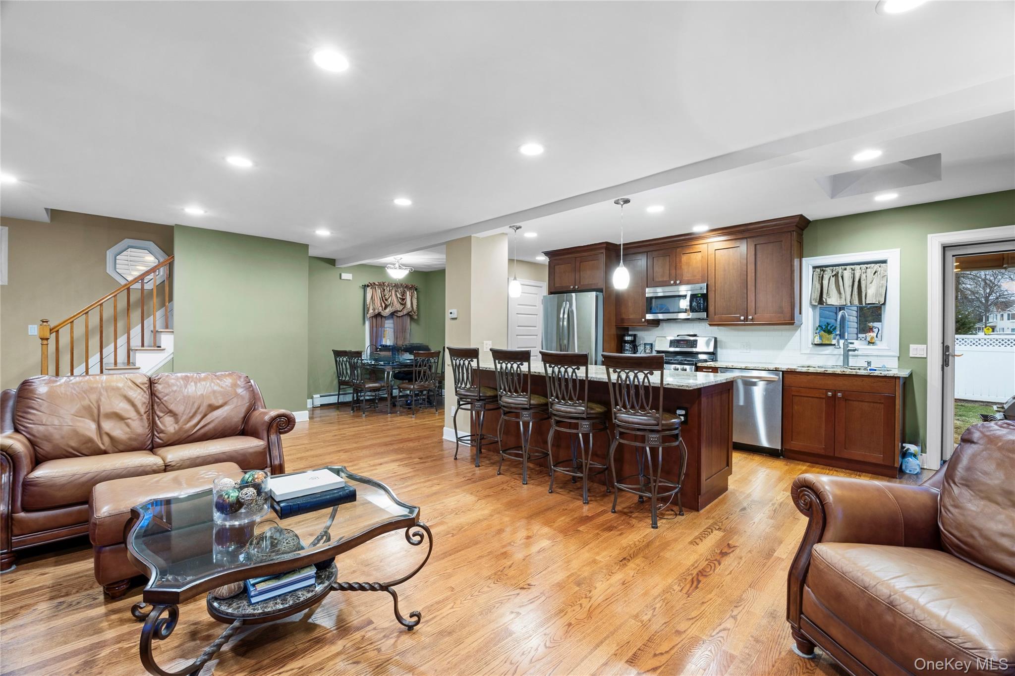 #8 photo, 2632 Montauk Avenue, 롱 아일랜드 Merrick , NY 11566