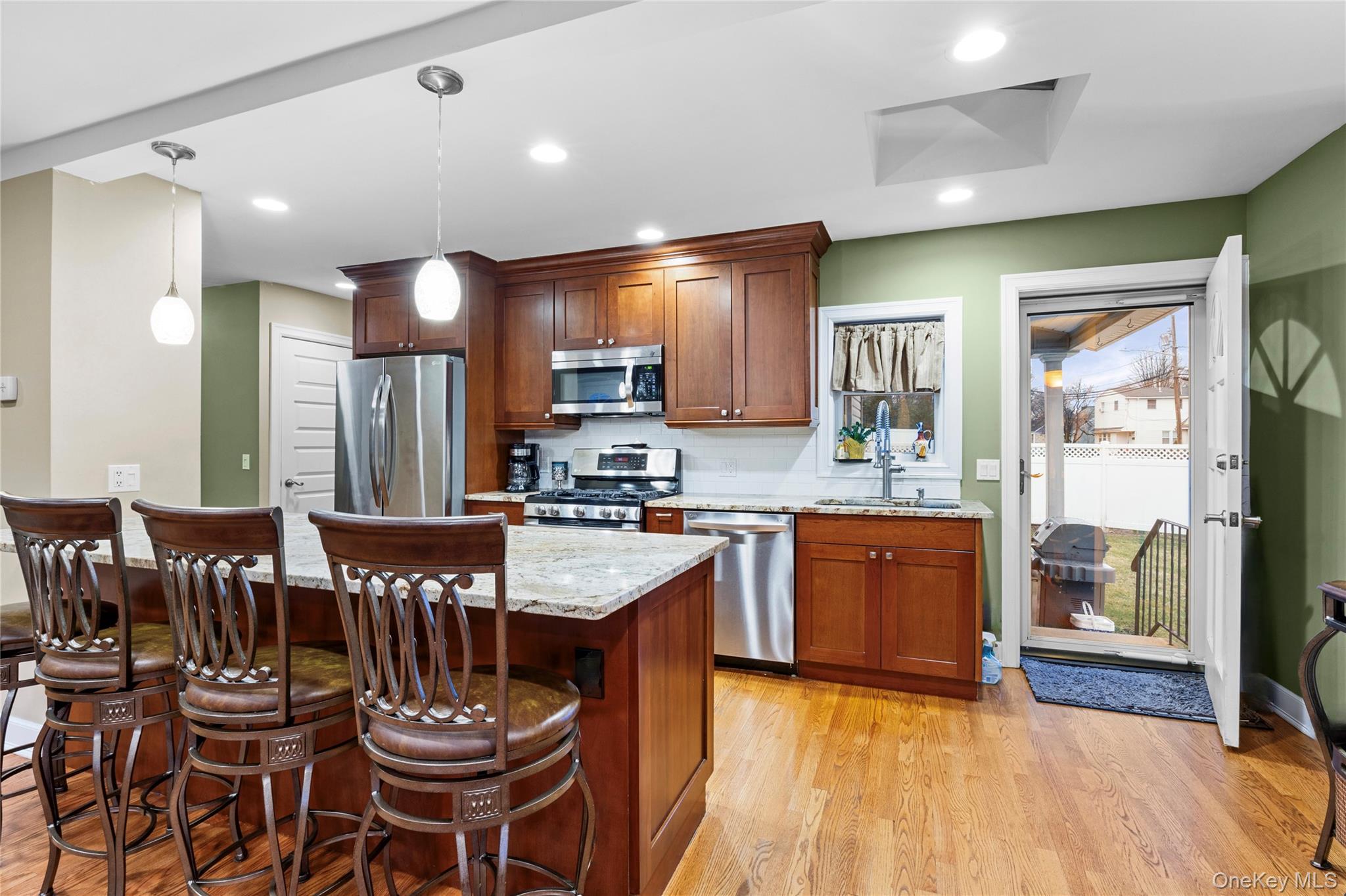 #9 photo, 2632 Montauk Avenue, 롱 아일랜드 Merrick , NY 11566