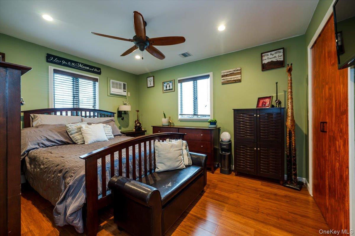 #11 photo, 11 Lower Road, সাফোক কাউন্টি Smithtown , NY 11787