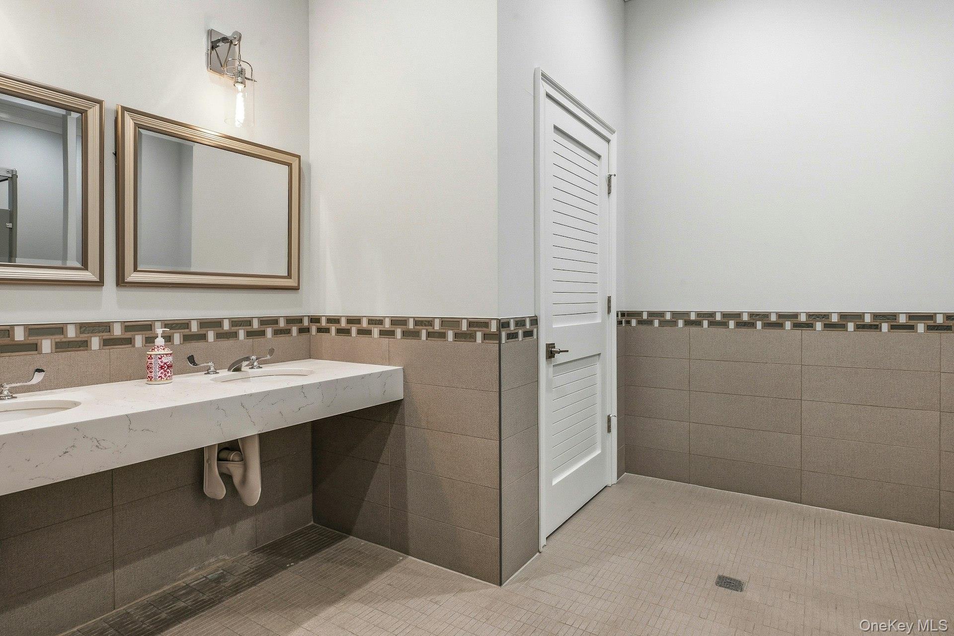 #19 photo, 75 Jims Trail, サフォーク郡 Bayport , NY 11705