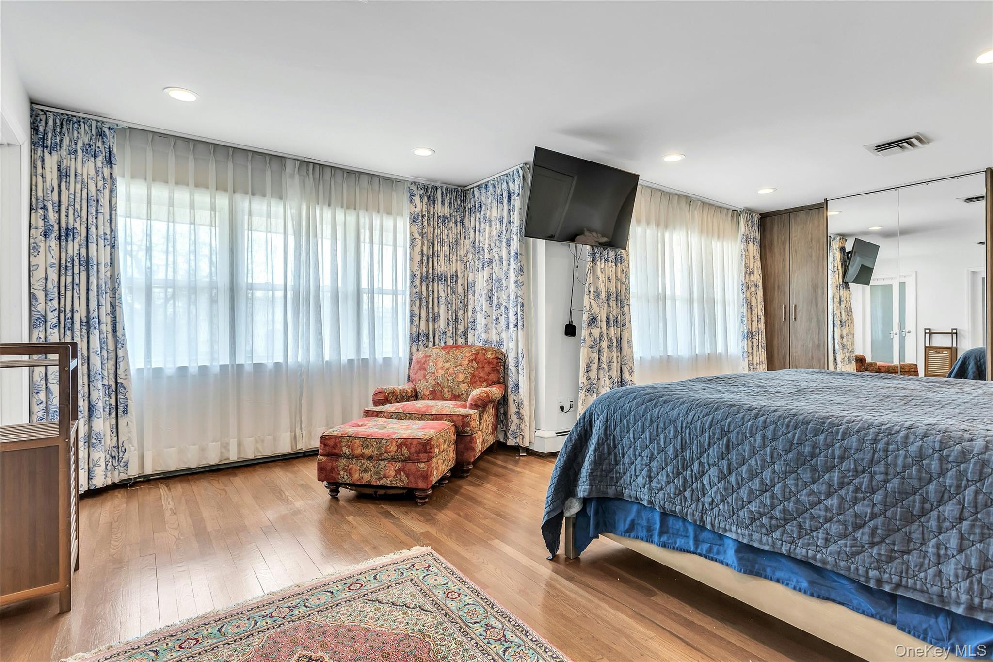 #17 photo, 170 Old Courthouse Road, 长岛 曼哈塞特 Manhasset Hills , NY 11040