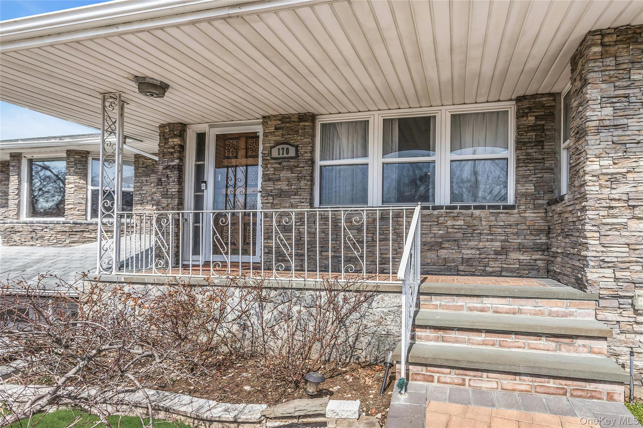 #2 photo, 170 Old Courthouse Road, 长岛 曼哈塞特 Manhasset Hills , NY 11040